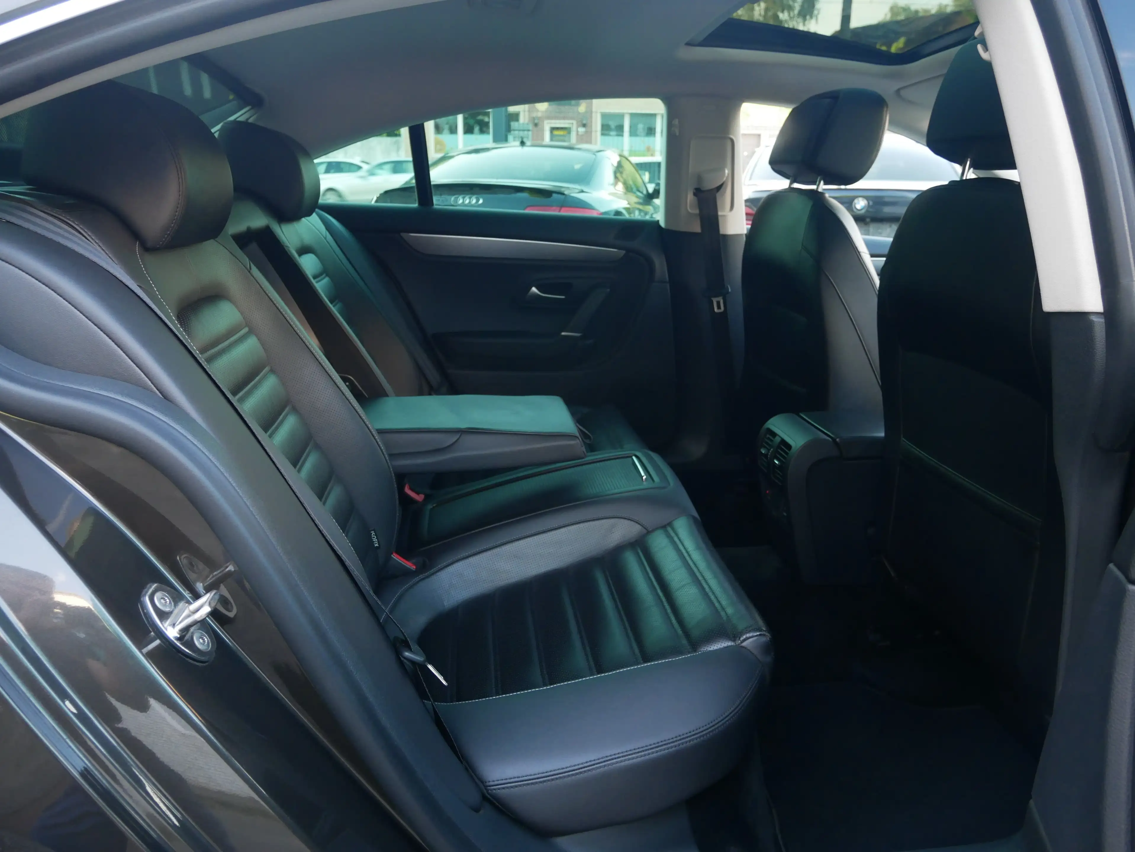 Volkswagen CC Basis BMT DSG LED Pano Leder SitzklimaNaviLane Kam — photo 15