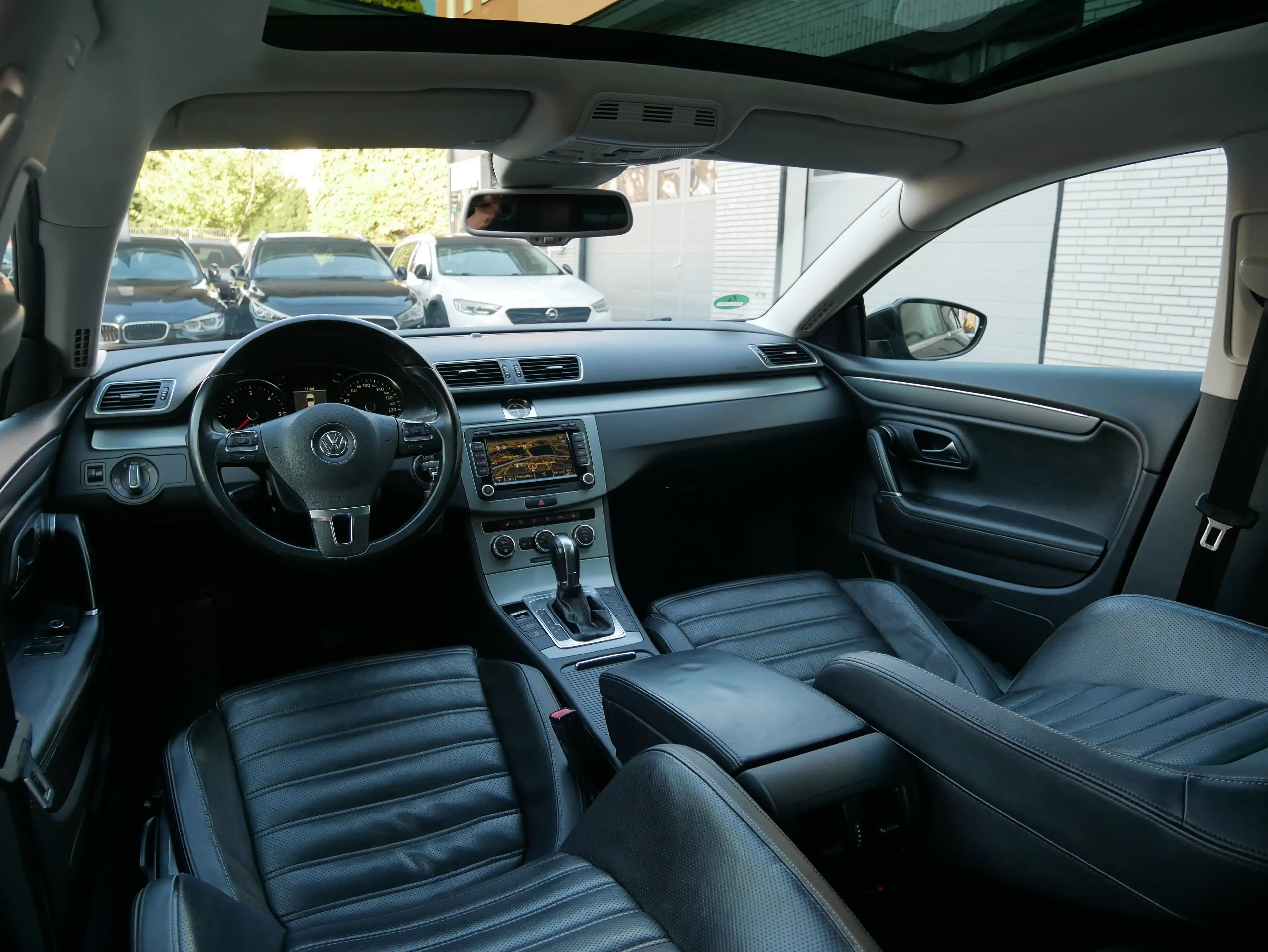 Volkswagen CC Basis BMT DSG LED Pano Leder SitzklimaNaviLane Kam — photo 13