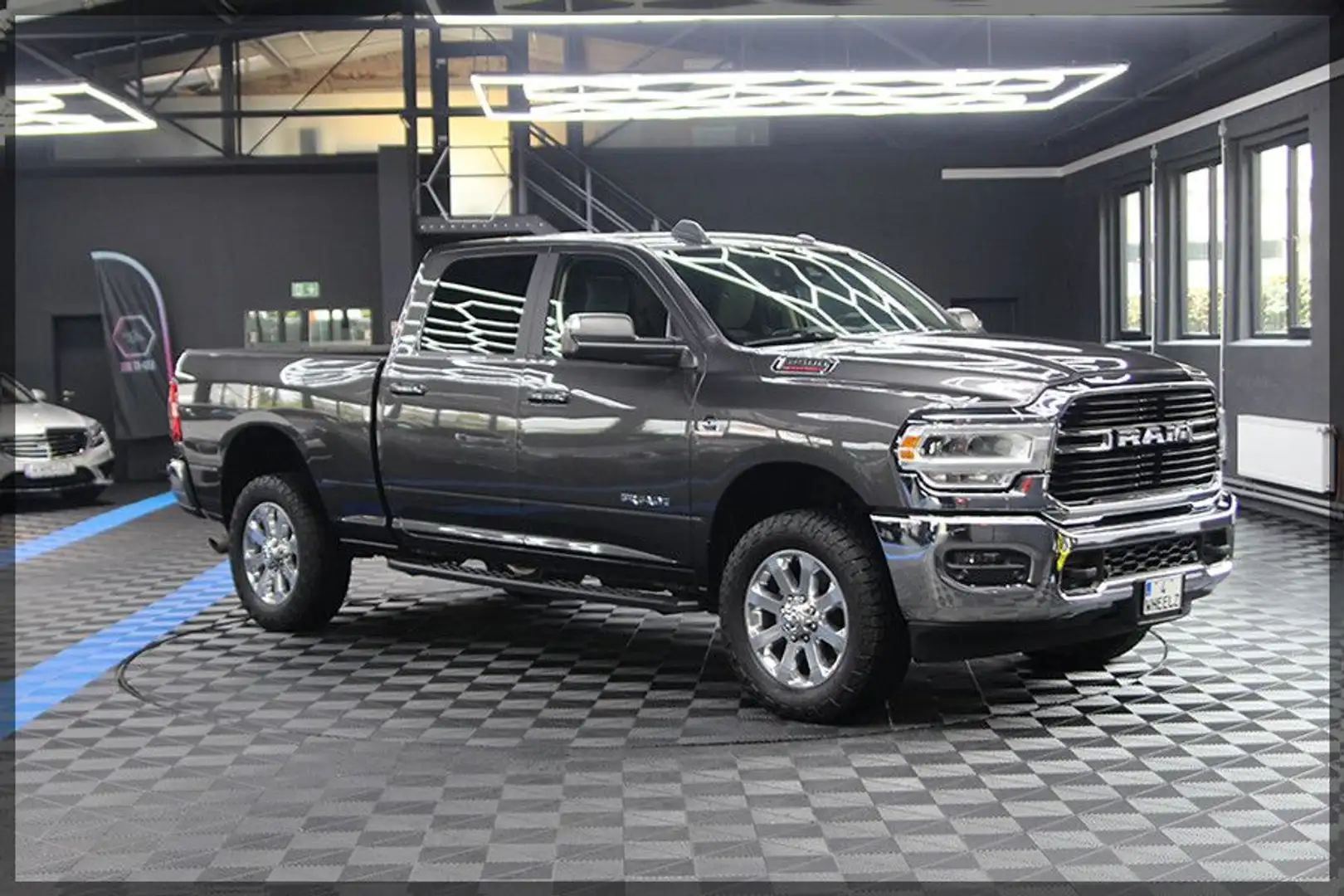 Dodge RAM 6.7 BIG HORN CREW CAB CUMMINS DIESEL Gris - 1