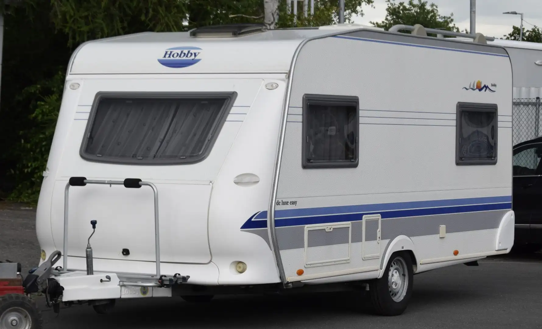 Hobby De Luxe 450 UF mit Vorzelt - 2