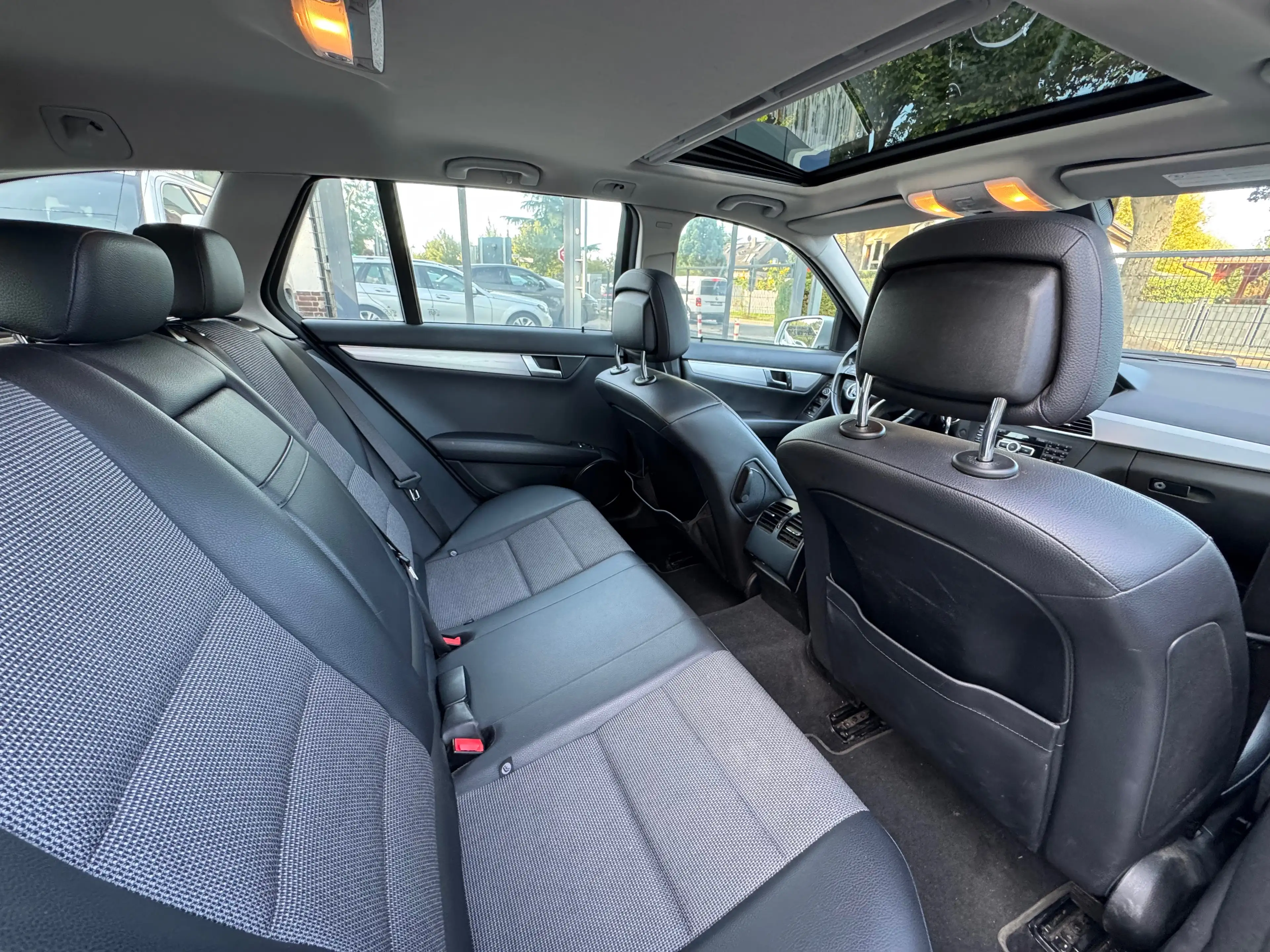 Mercedes-Benz C 250 C 250 CGI Avantgarde — photo 15