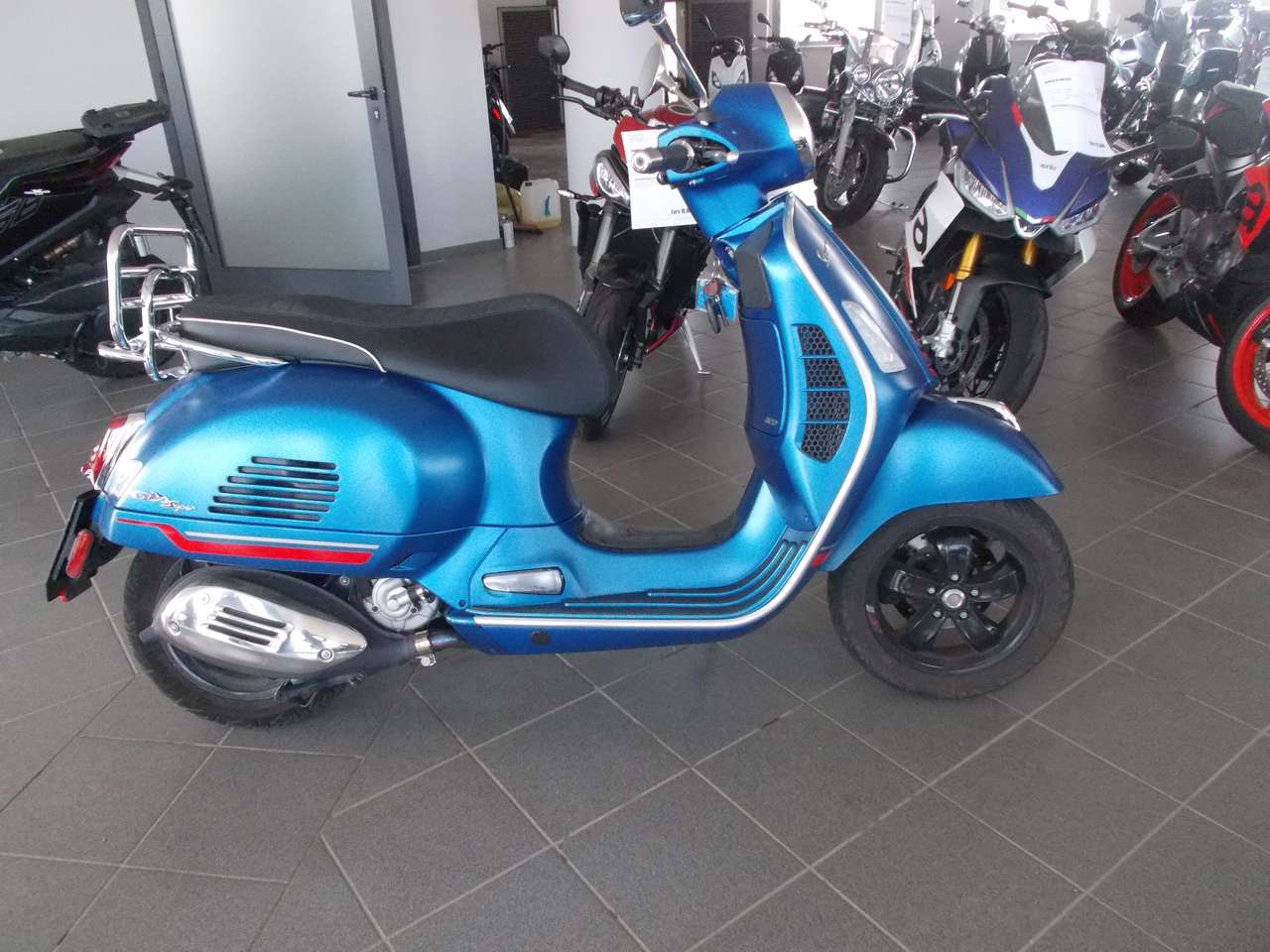 Vespa GTS 300 SUPERSPORT 2021