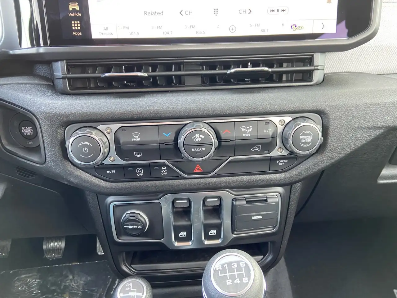 Jeep Wrangler снимка Jeep Wrangler