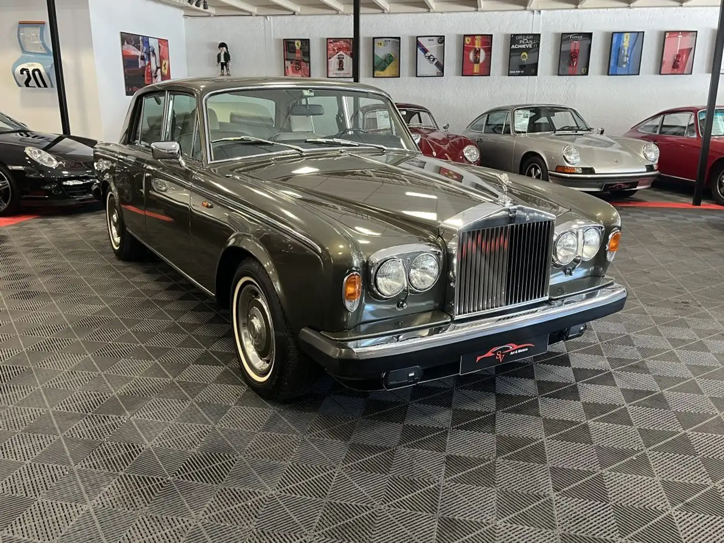 Rolls-Royce Silver Shadow 2 Vert - 2