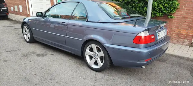 BMW 3 Series view 16