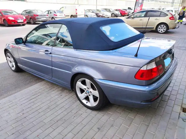 BMW 3 Series view 9
