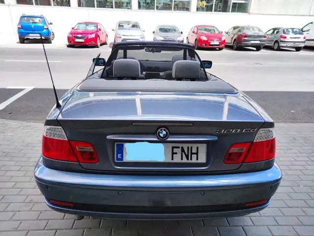 BMW 3 Series view 4