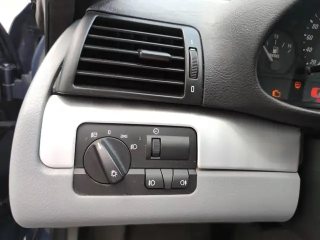 BMW 3 Series view 5