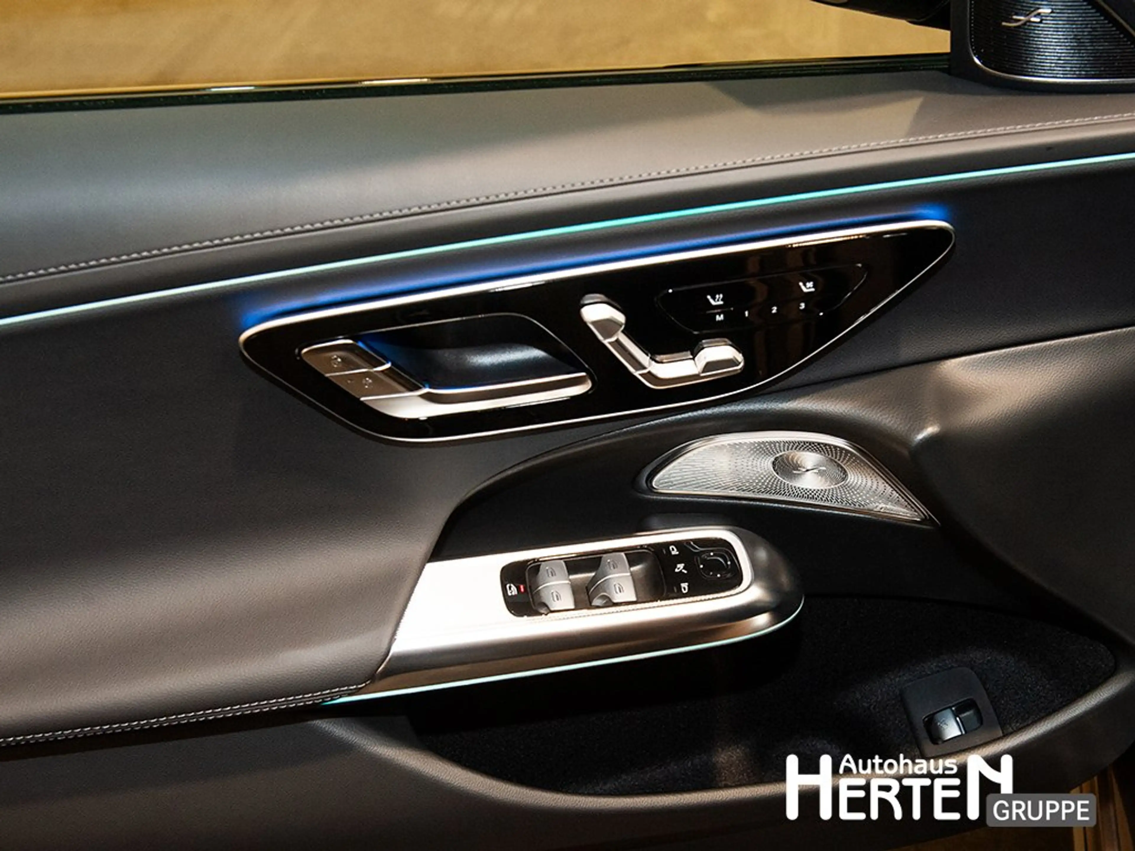 Mercedes-Benz E 450 d 4Matic AMG PREMIUM+NIGHT+HUD+DIGITAL+360 — photo 9