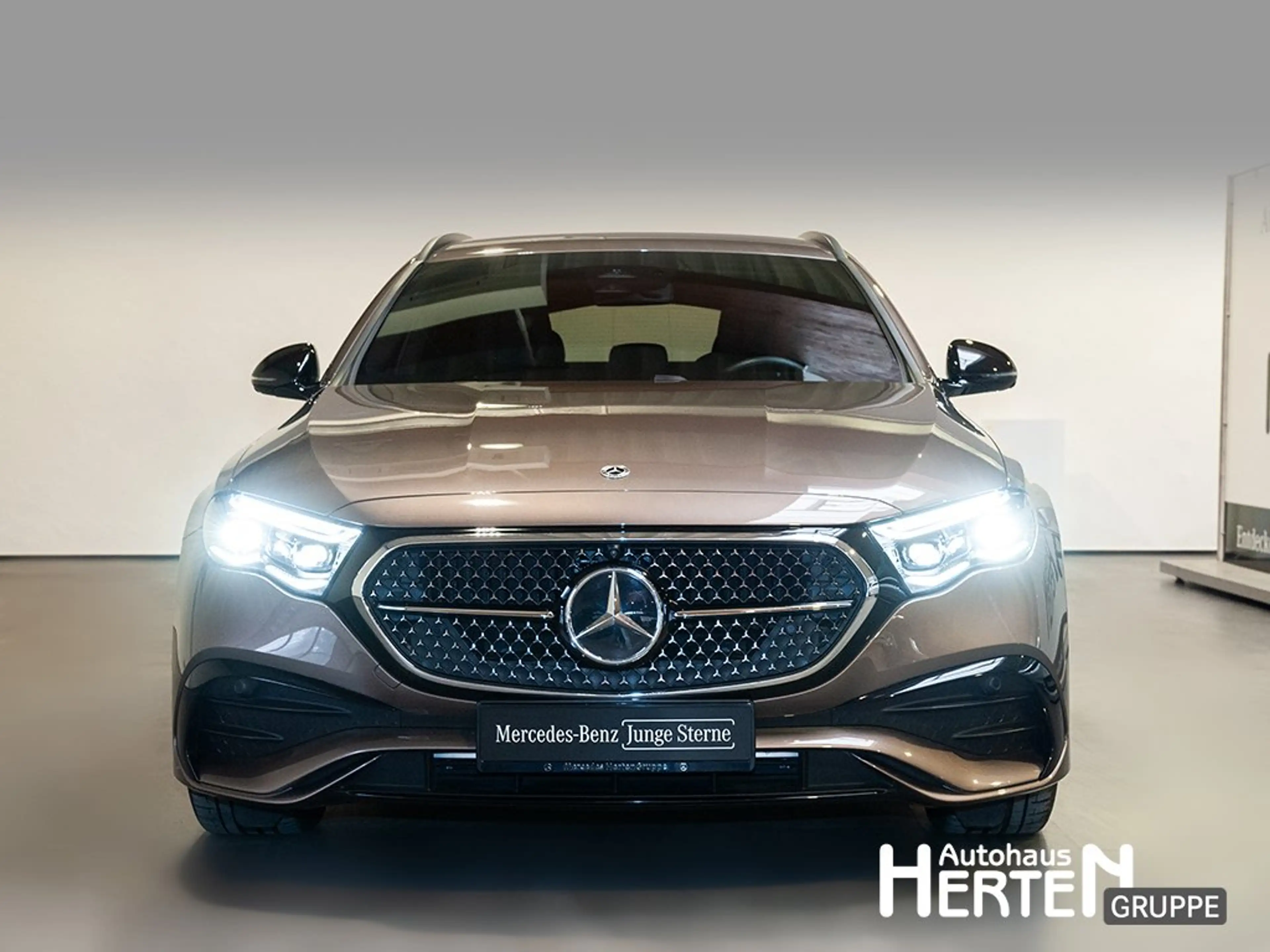 Mercedes-Benz E 450 d 4Matic AMG PREMIUM+NIGHT+HUD+DIGITAL+360 — photo 2