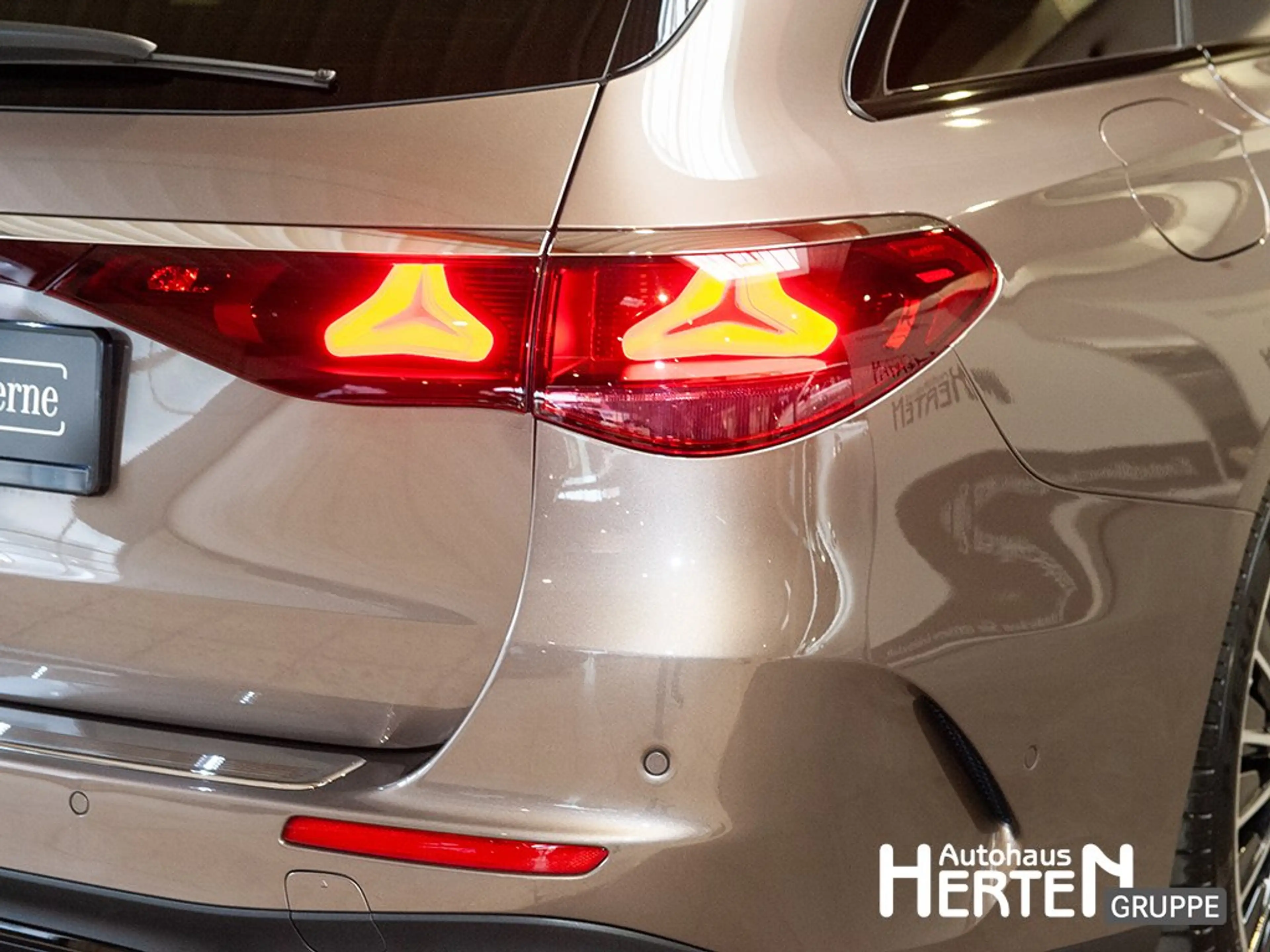 Mercedes-Benz E 450 d 4Matic AMG PREMIUM+NIGHT+HUD+DIGITAL+360 — photo 14