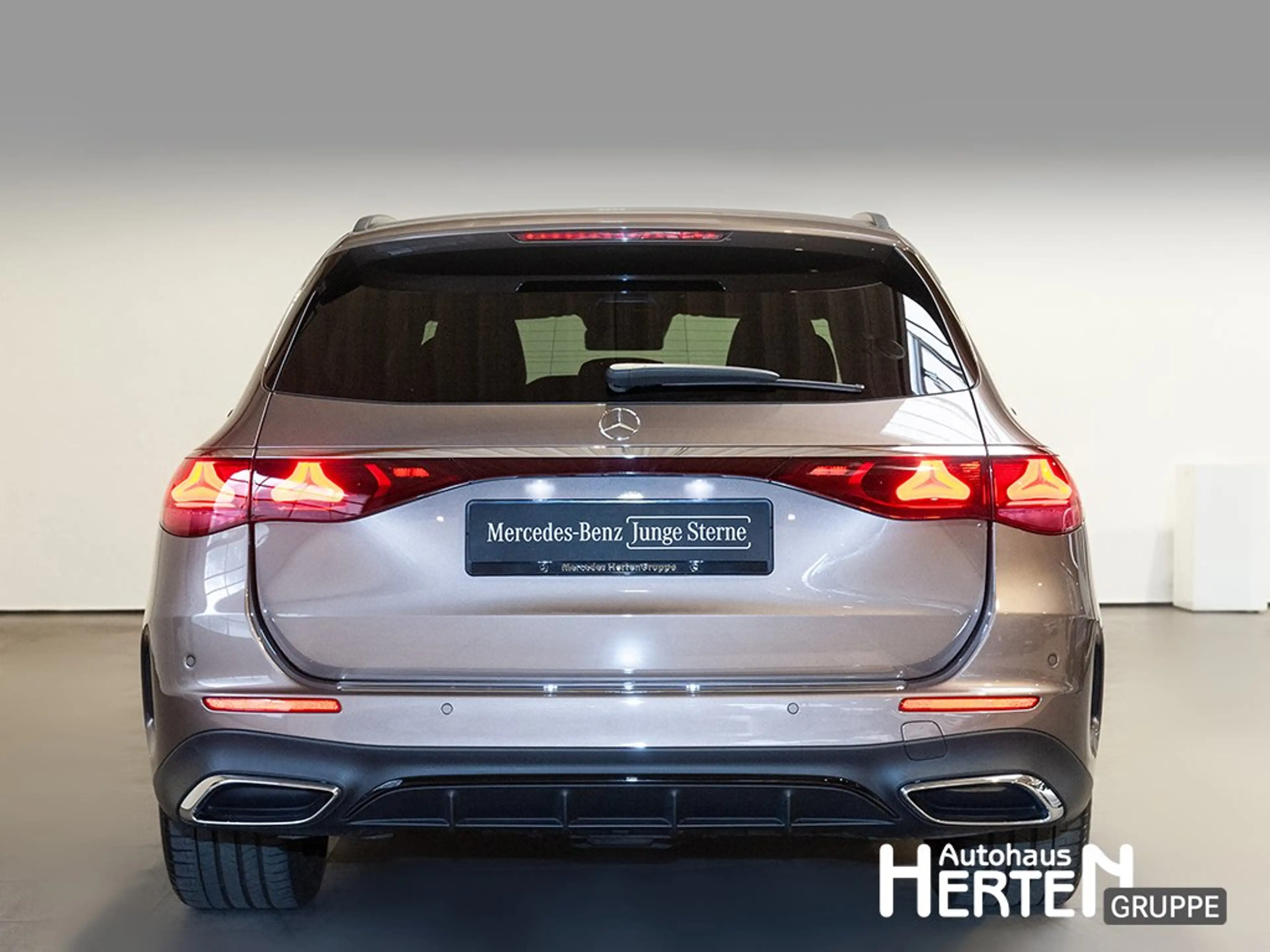 Mercedes-Benz E 450 d 4Matic AMG PREMIUM+NIGHT+HUD+DIGITAL+360 — photo 4