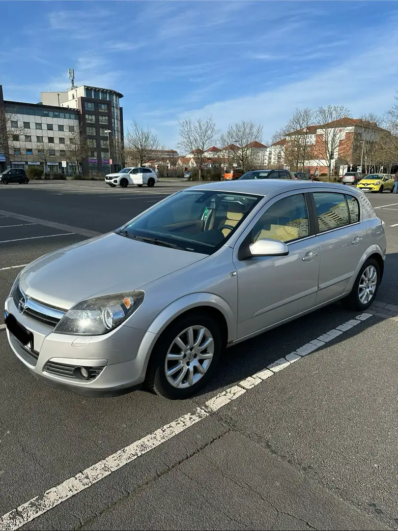 Opel Astra Elegance siva - 1