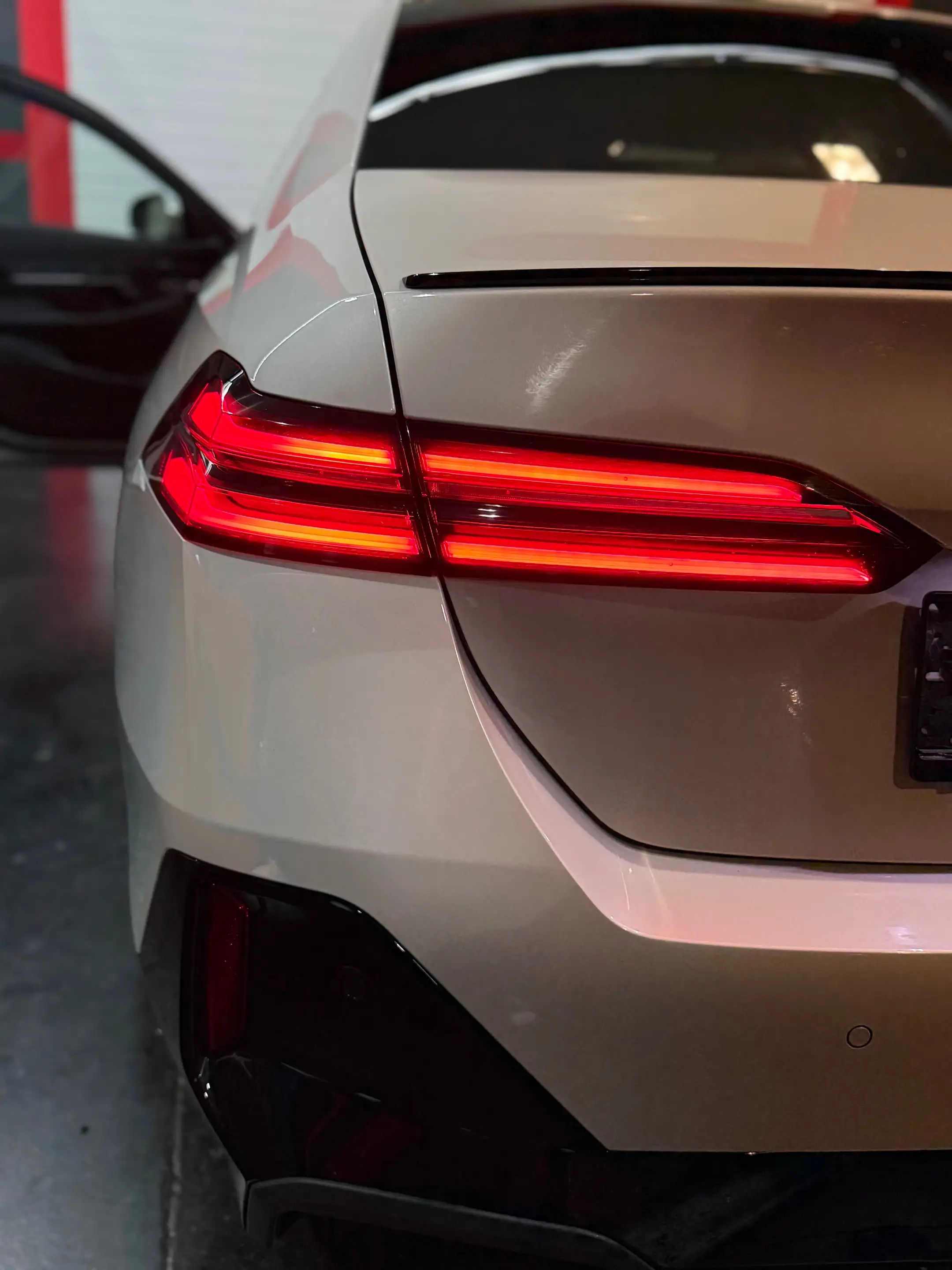 BMW i5 40 xDrive M Sport — photo 15
