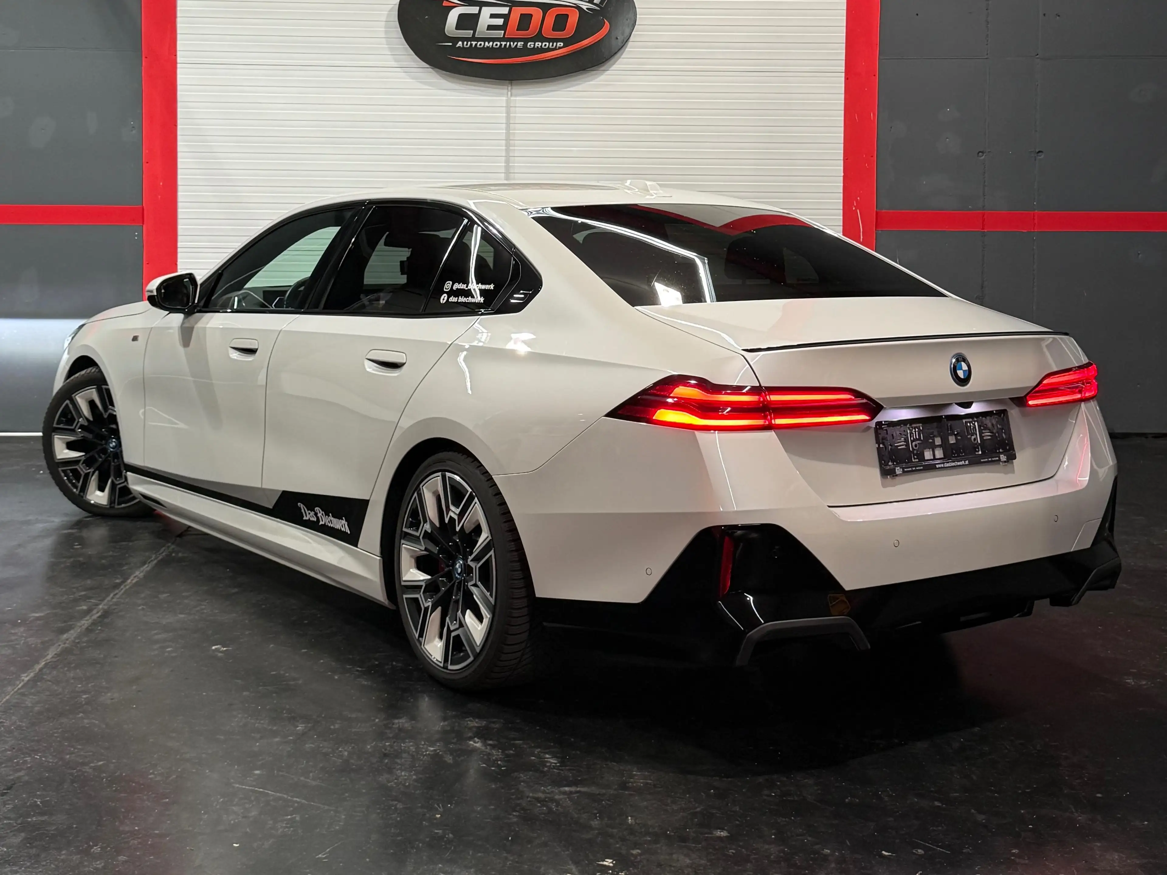 BMW i5 40 xDrive M Sport — photo 3