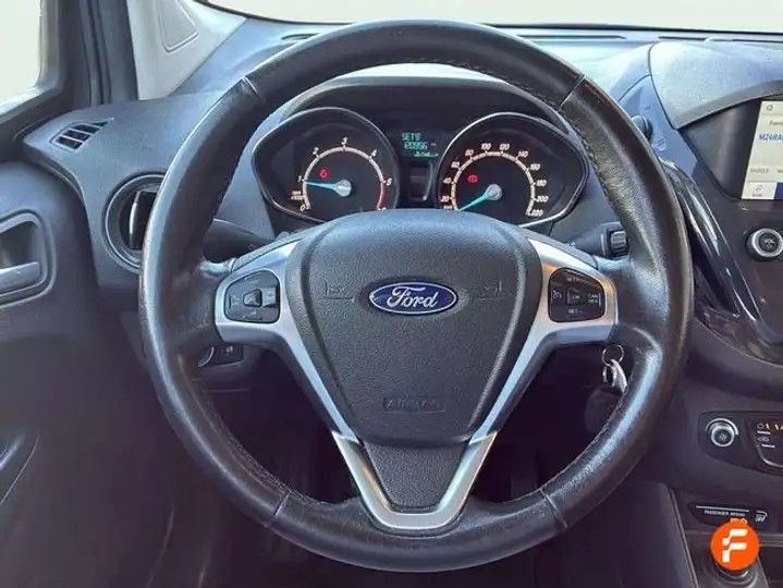 Ford Transit Courier 2020, foto 21