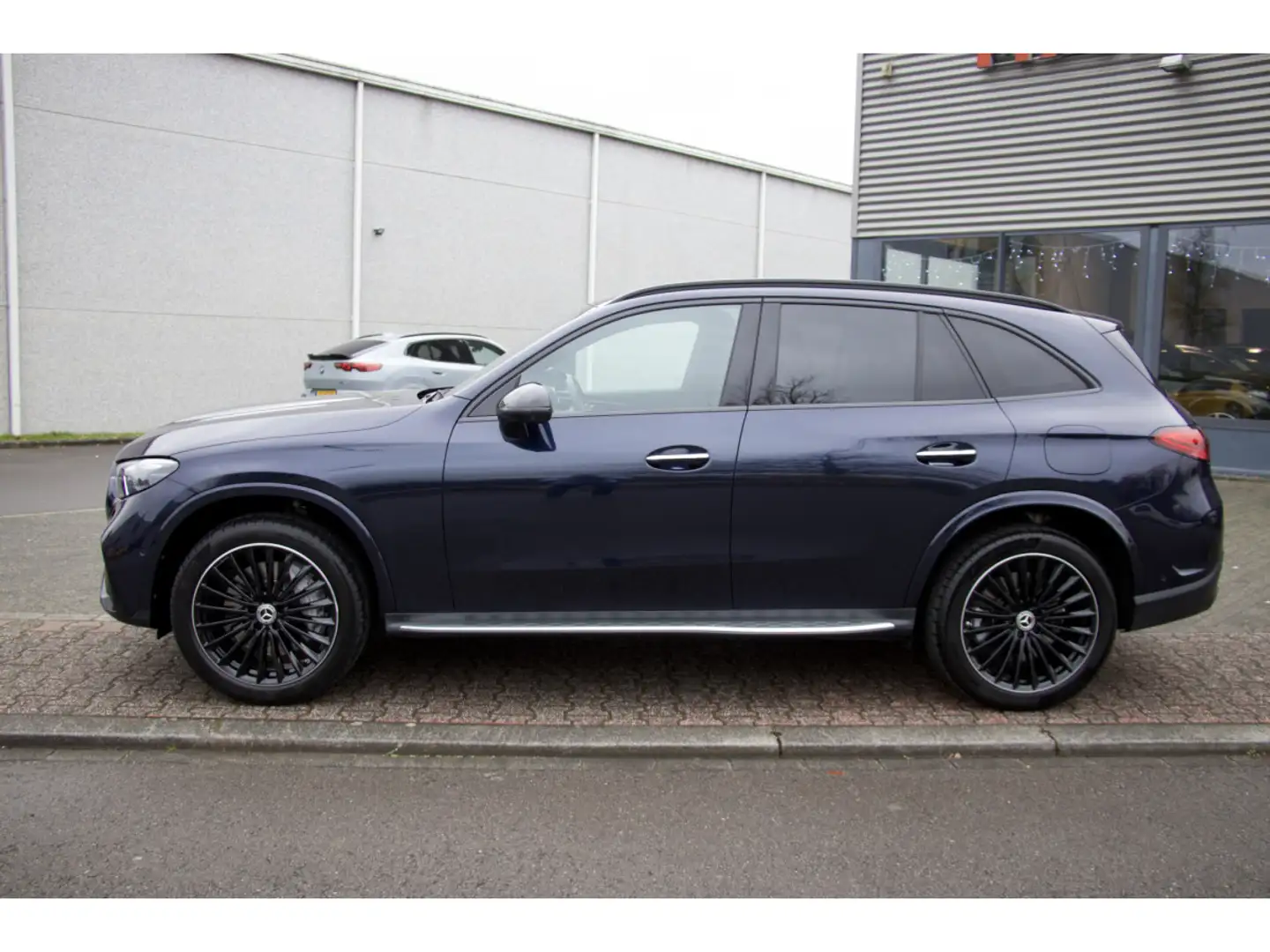 Mercedes-Benz GLC 300 e 4M AMG Premium DISTRO Pano 360 Burmester Bleu - 2