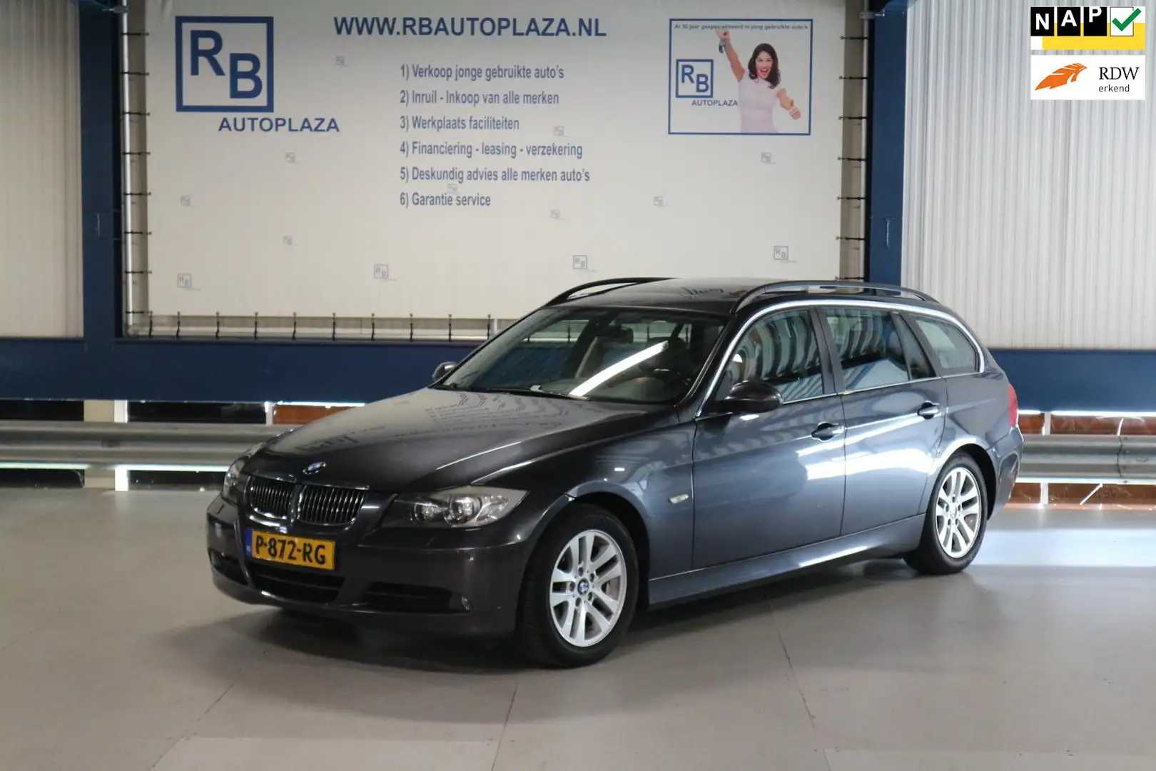BMW 325 3-serie Touring 325i Executive AUT + PANO + LEER + Gris - 1
