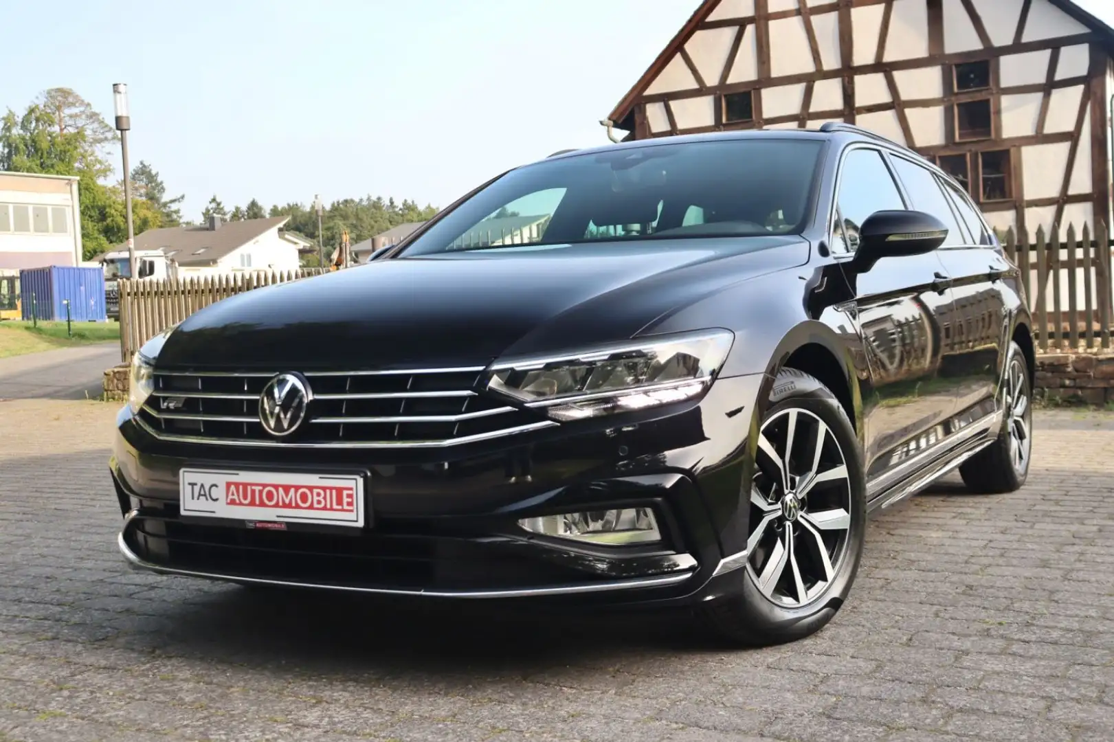 Volkswagen Passat Variant R-Line DSG LED DigitalCo CA 1.HD Noir - 1