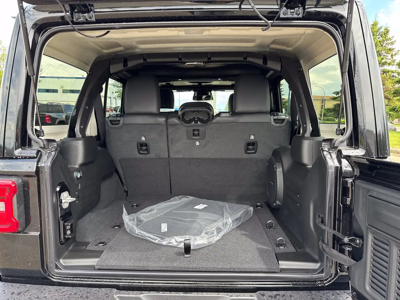 Jeep Wrangler photo Jeep Wrangler