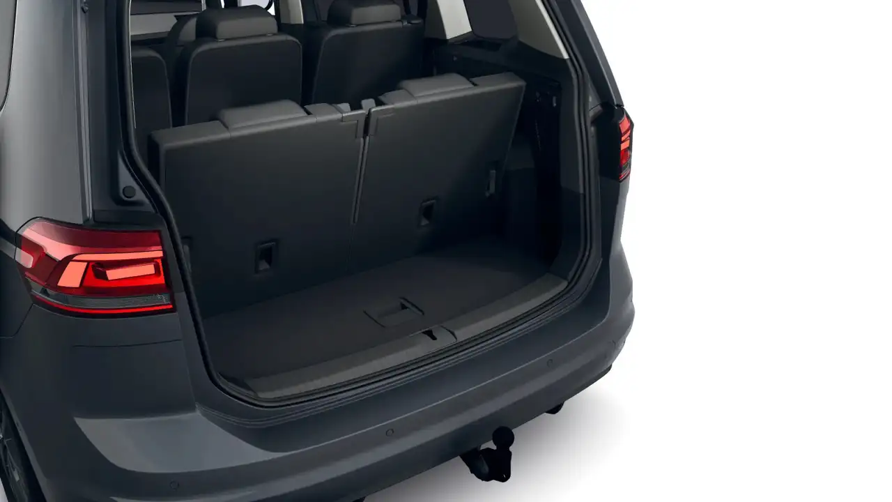Volkswagen Touran Comfortline 1.5 l TSI DSG 7-SITZE+AHK+ACC 8