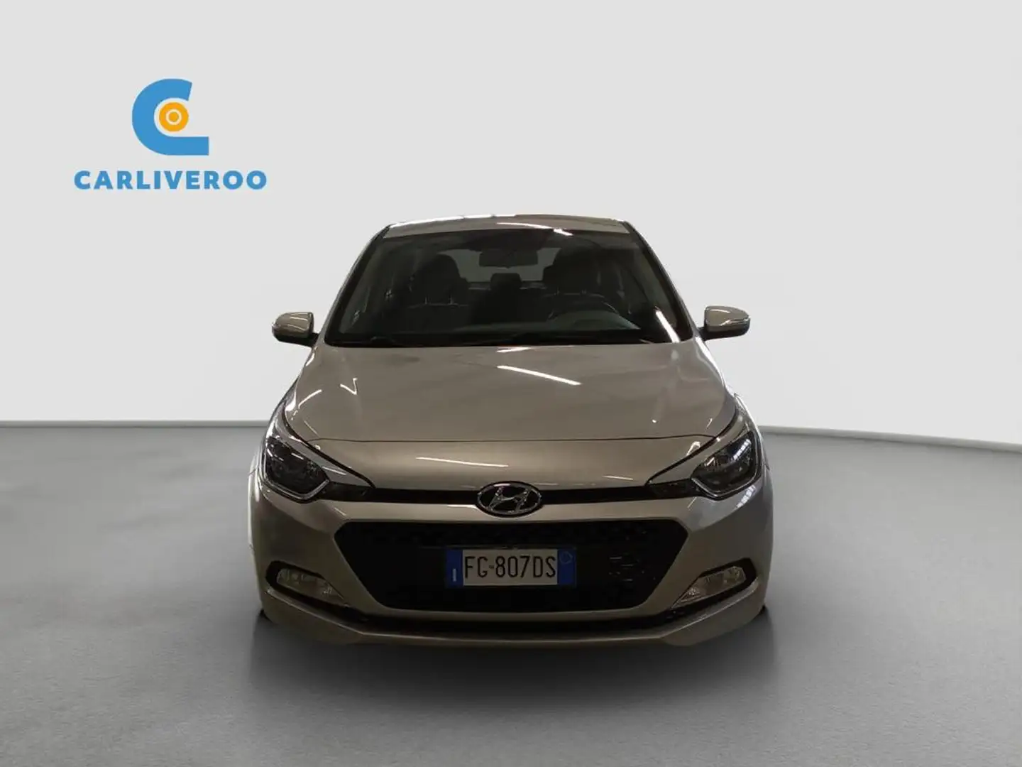 Hyundai i20 1.2 Classic 75cv 5p Plateado - 2