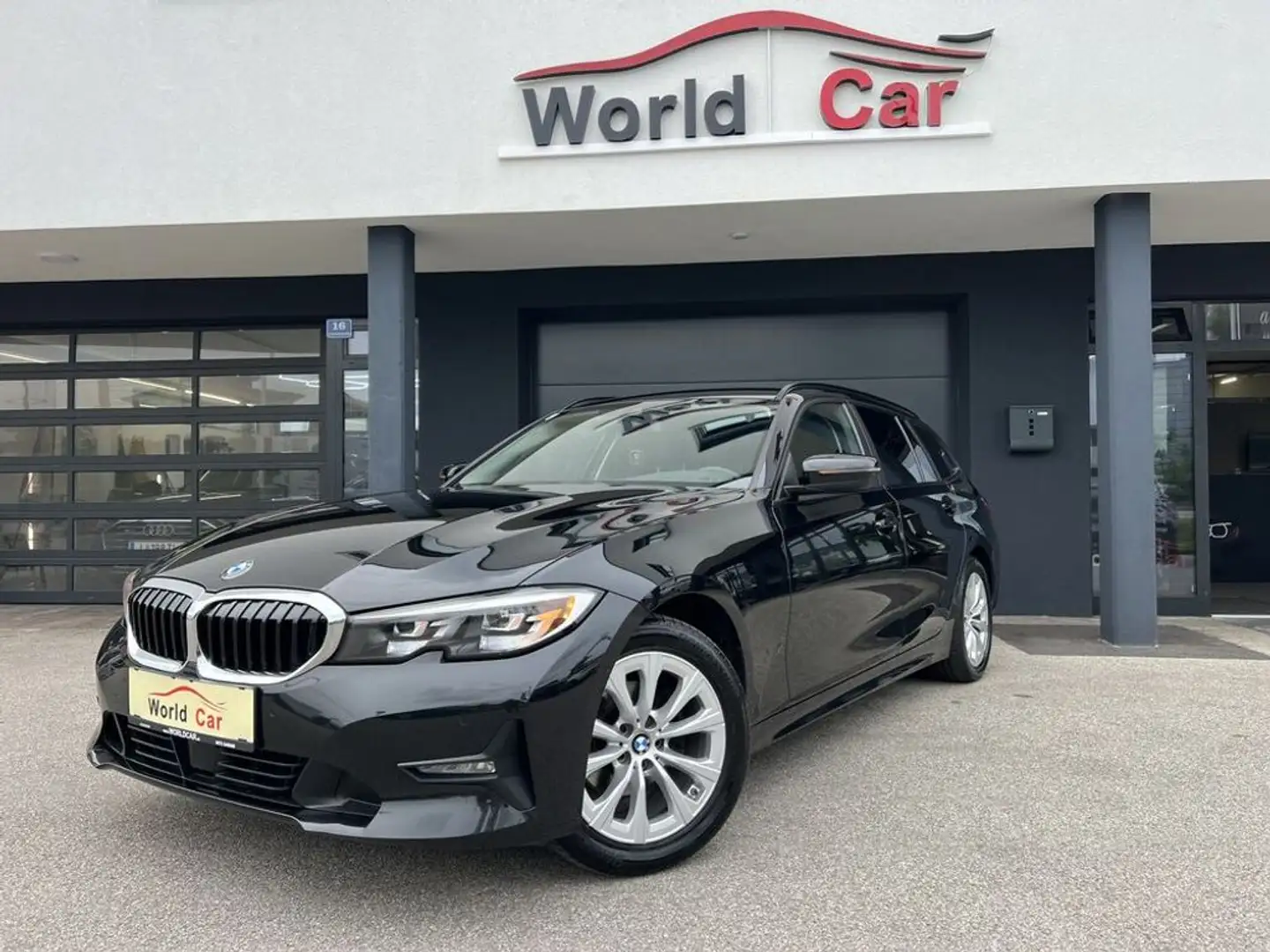 BMW 320 d xDrive Touring Aut. LED-Navi-ACC-AHK Schwarz - 1