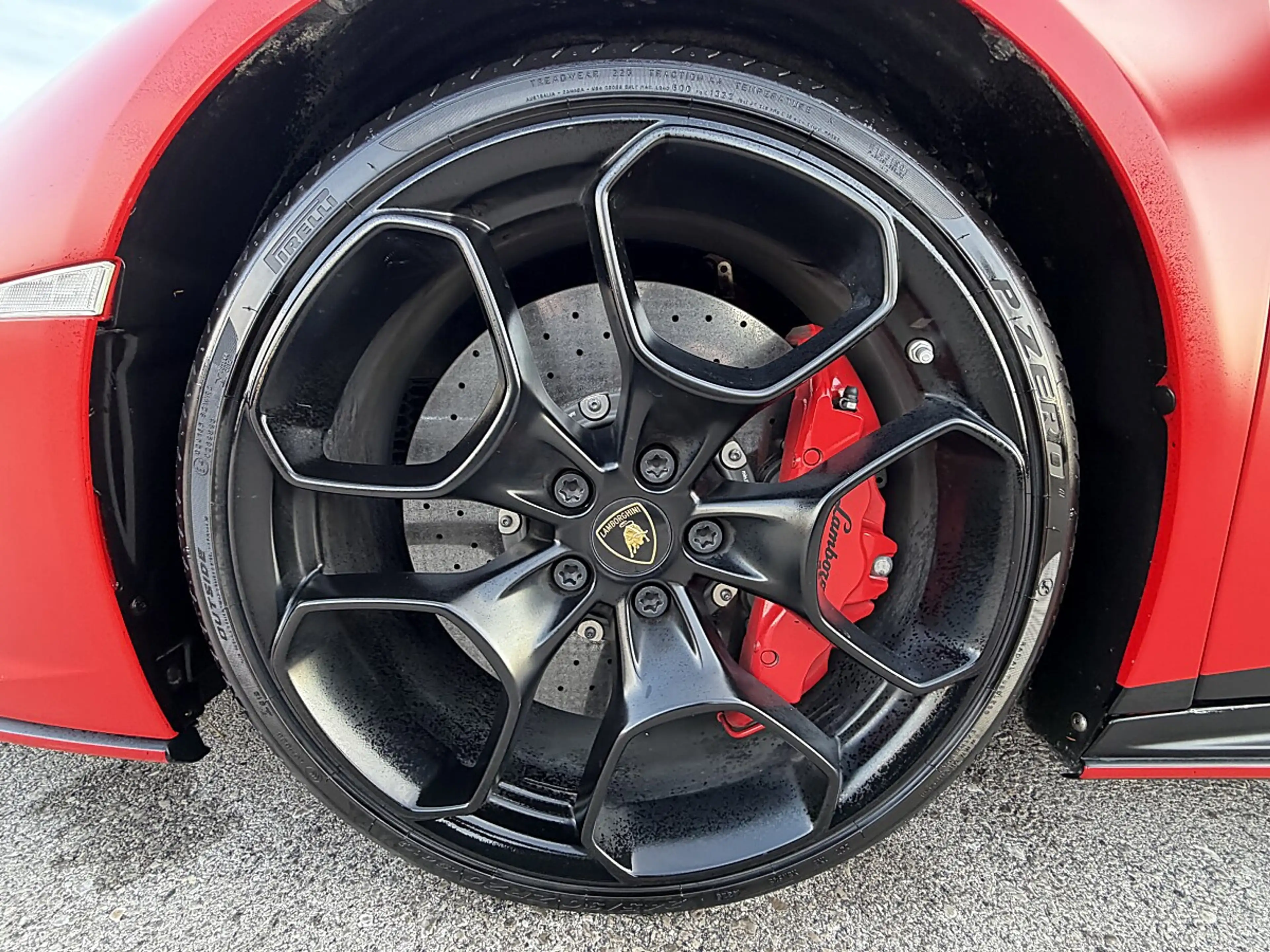 Lamborghini Huracán Evo AWD — photo 13
