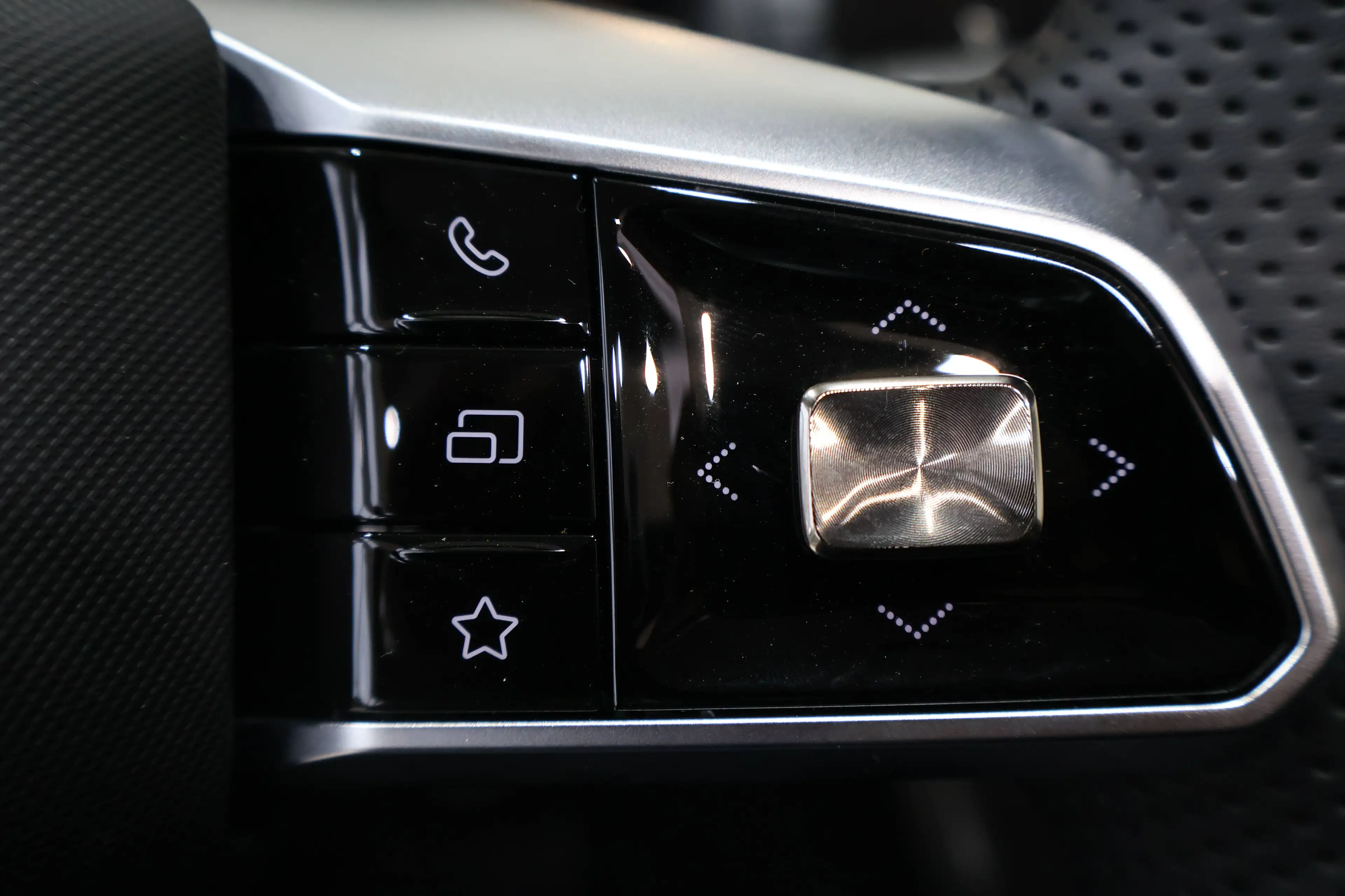 MG ZS MG ZS HYBRID+ LUXURY 197PK HEV / PANODAK / NIEUW / 360° CAMERA — photo 13