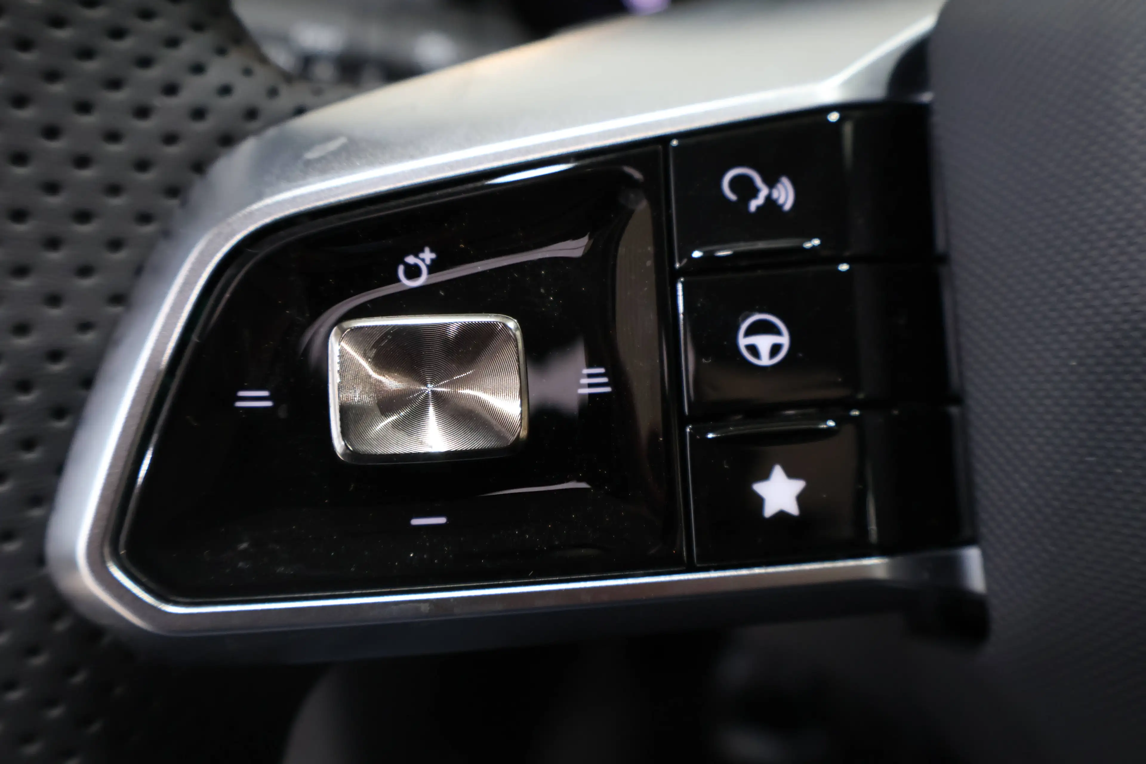 MG ZS MG ZS HYBRID+ LUXURY 197PK HEV / PANODAK / NIEUW / 360° CAMERA — photo 12
