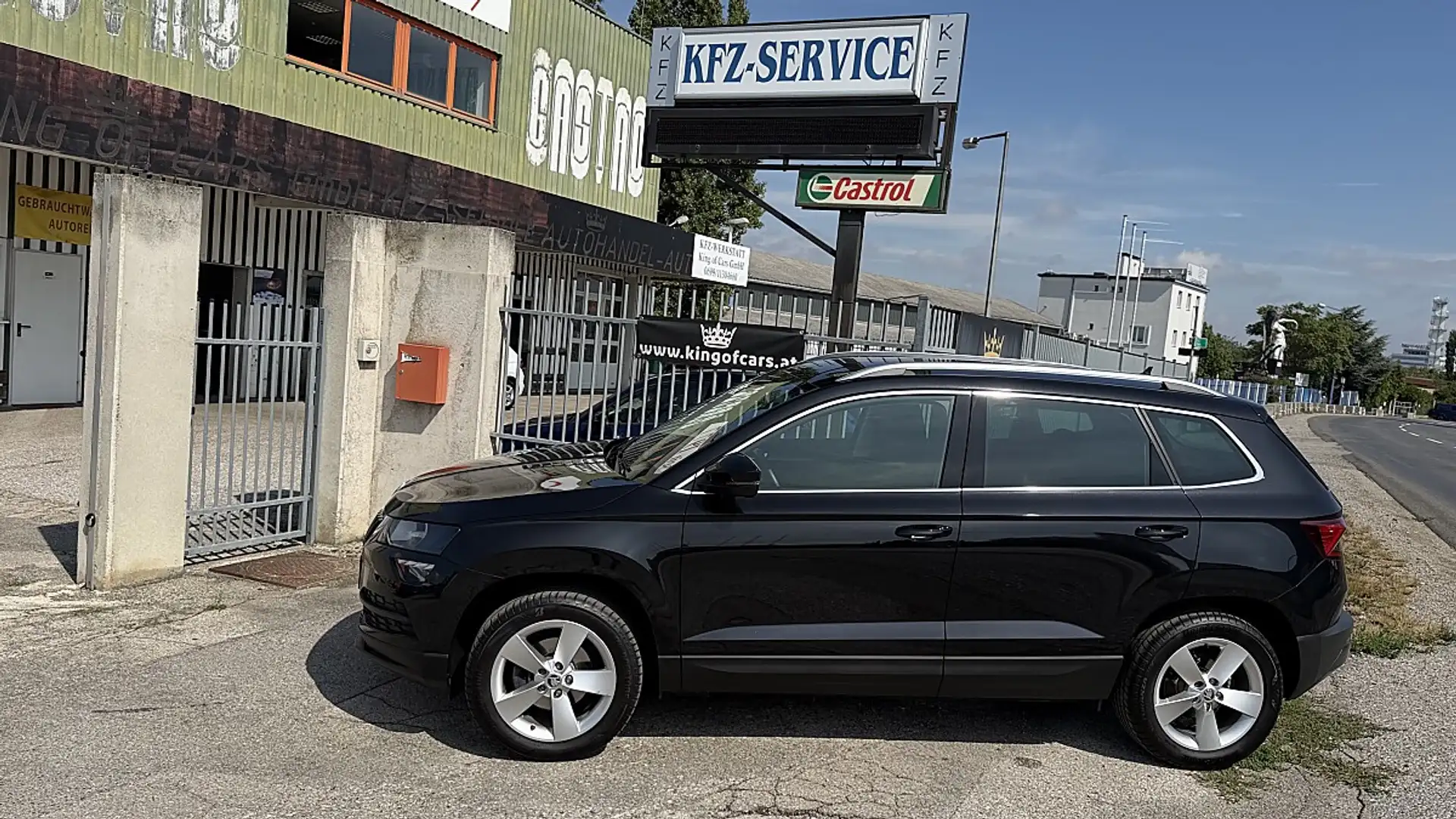 Skoda Karoq 1,5 TSI DSG, 1.Besitz, ARBÖ Kauftest Schwarz - 2