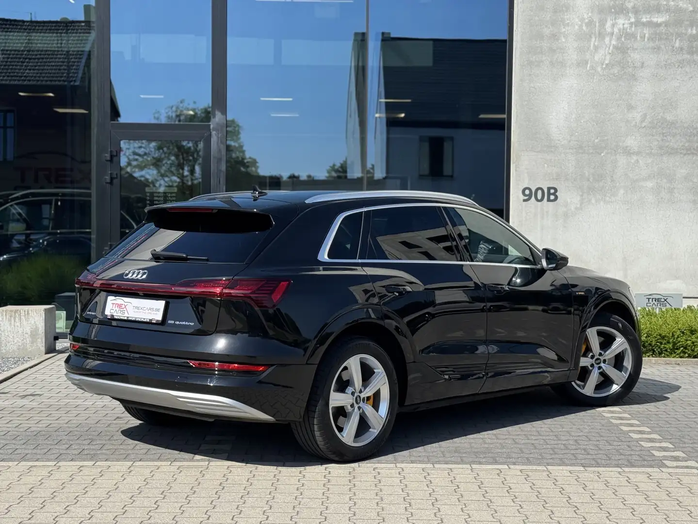 Audi e-tron 95 kWh 55 Quattro S line Schwarz - 2
