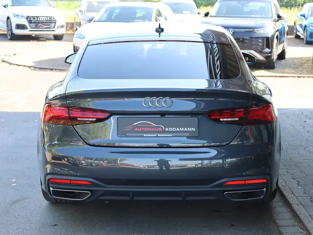 Audi A5 view 9