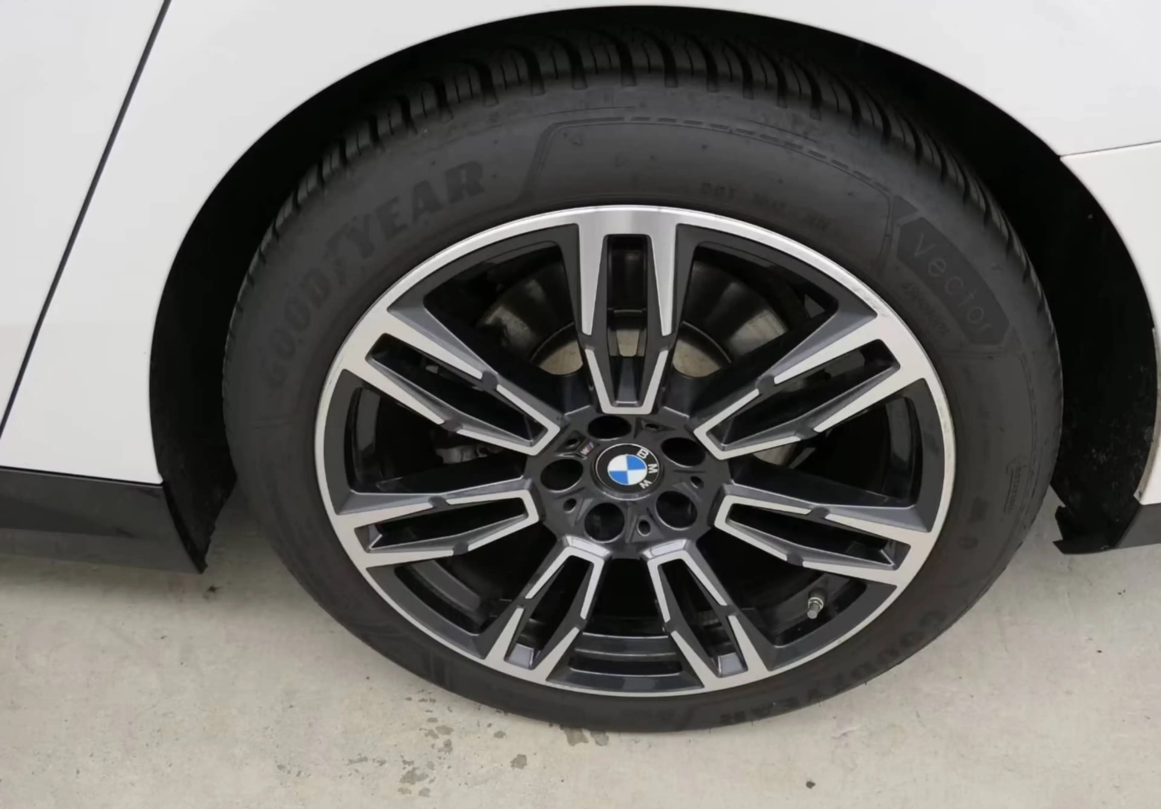 BMW 520 520 d M Sport — photo 5