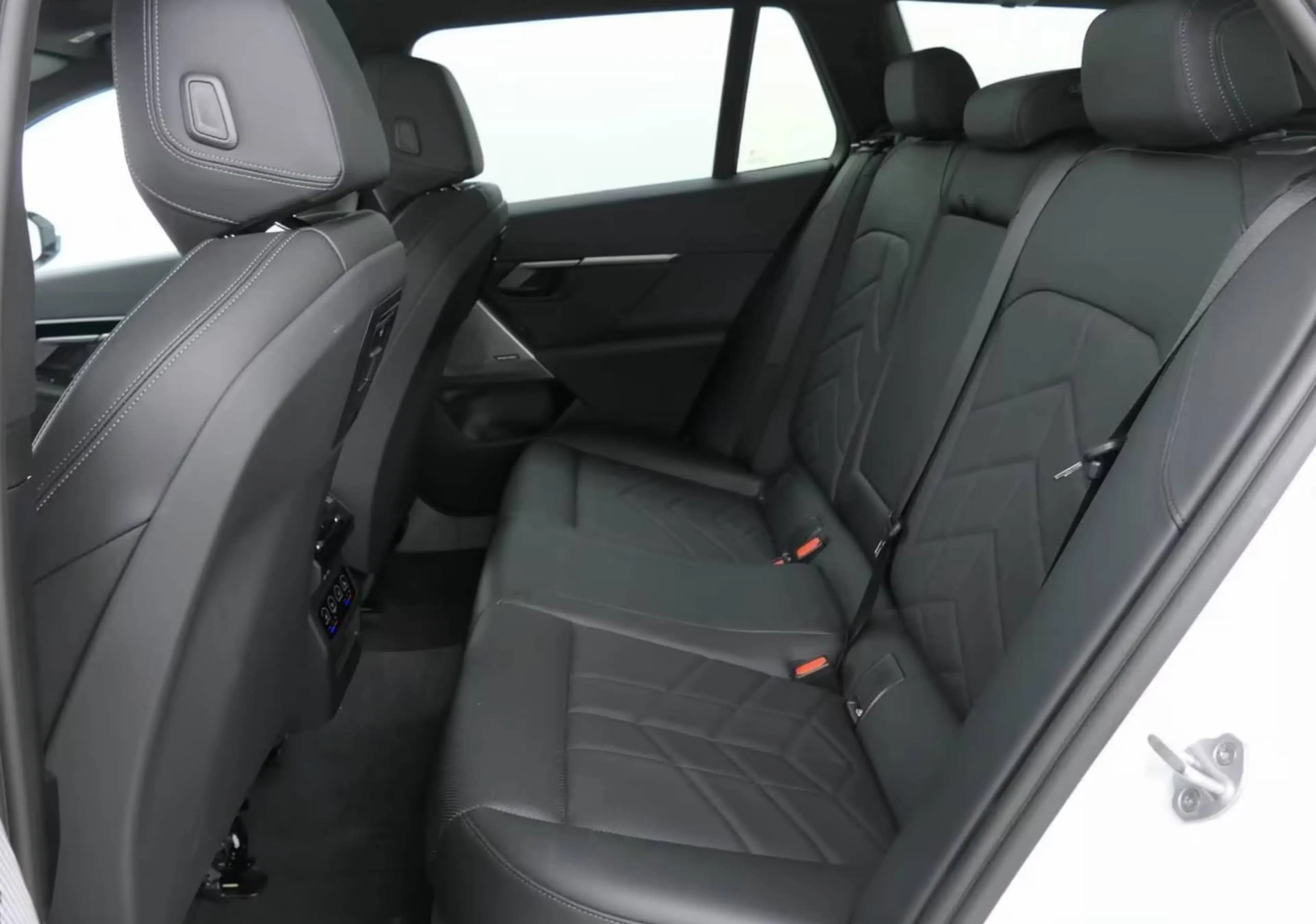 BMW 520 520 d M Sport — photo 14