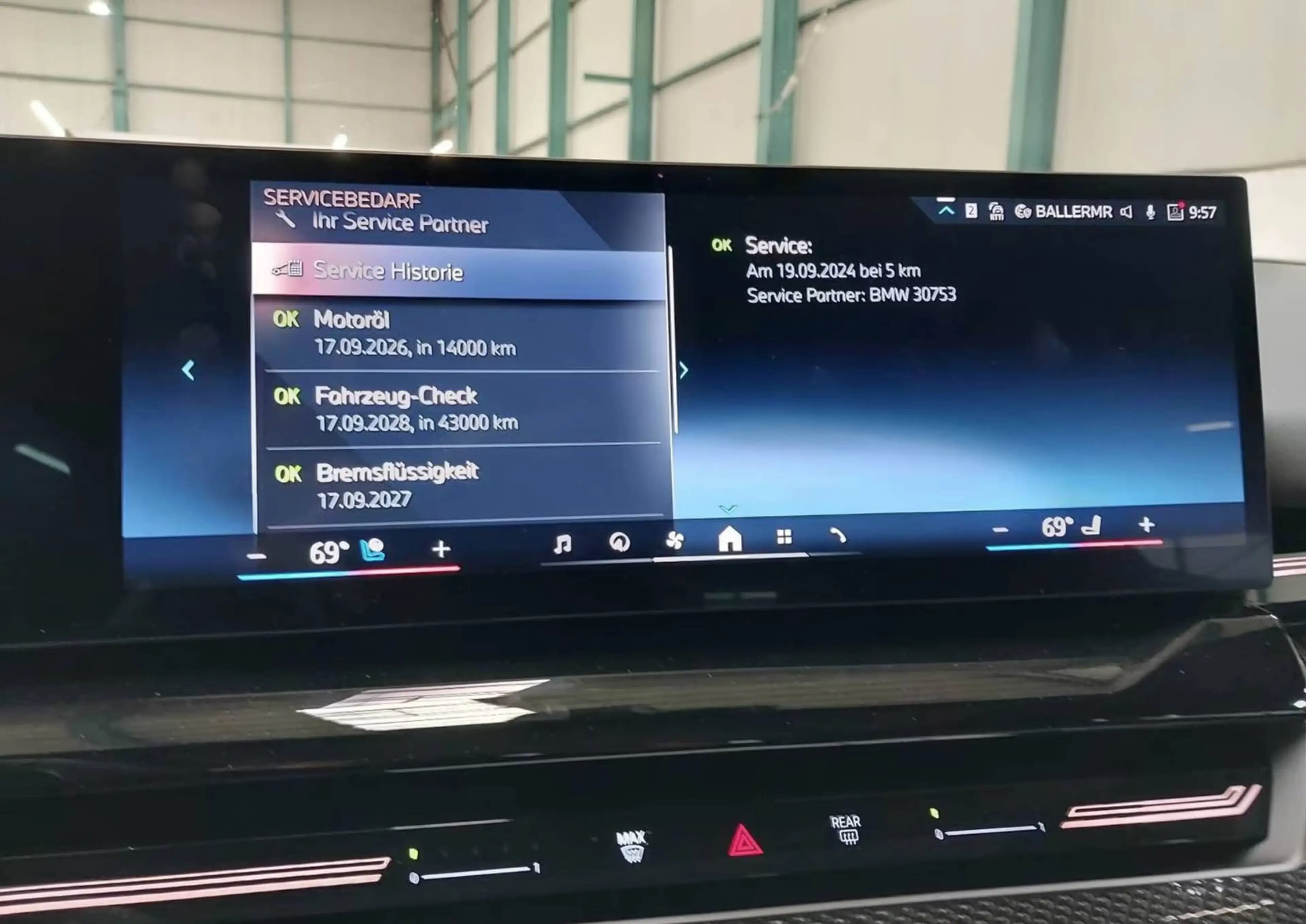 BMW 520 520 d M Sport — photo 11