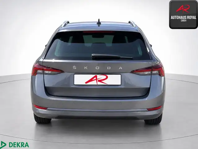 Skoda Octavia view 3