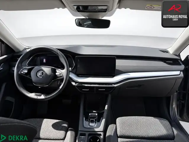 Skoda Octavia view 4