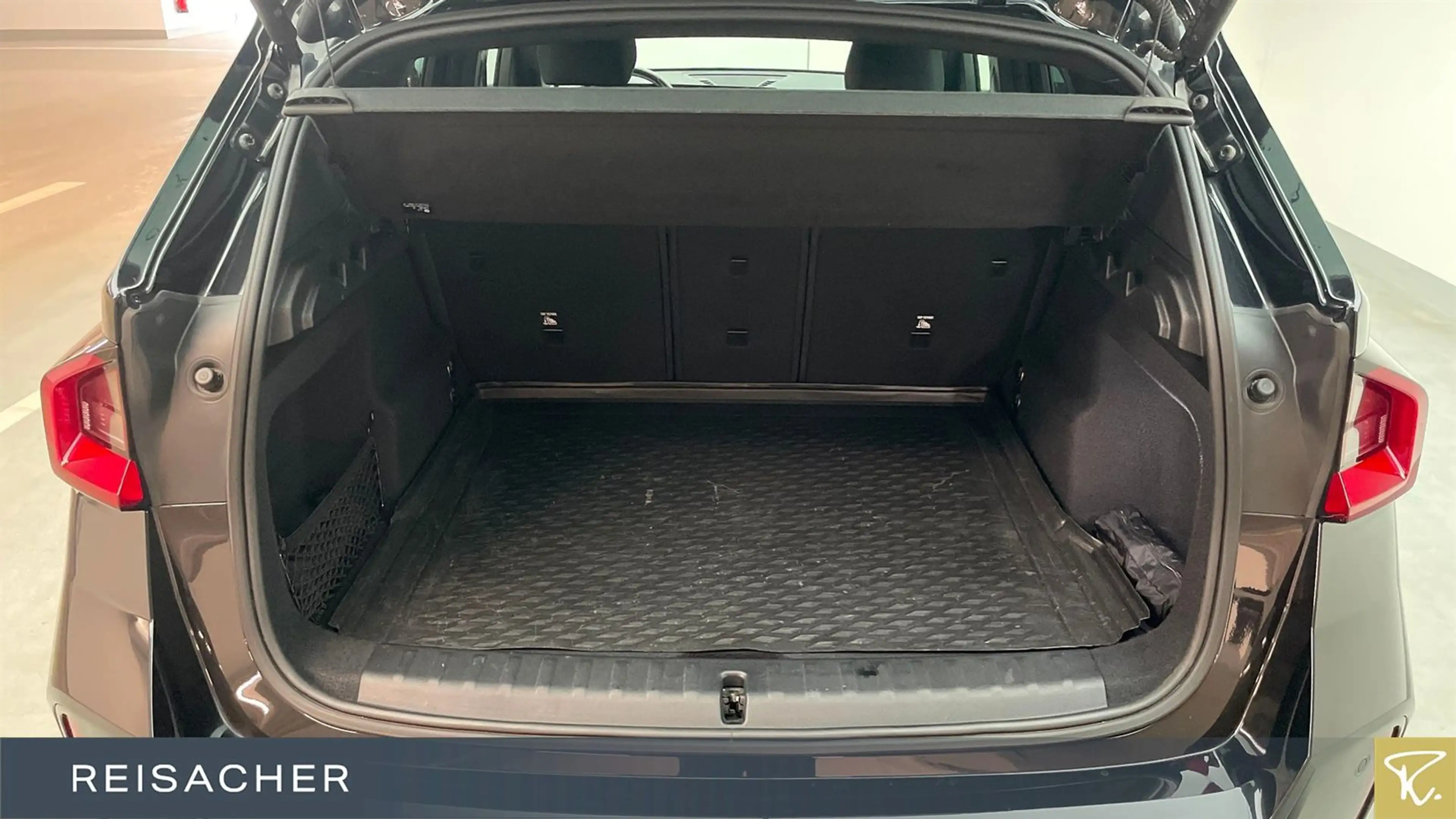 BMW X1 sDrive18d A — photo 10