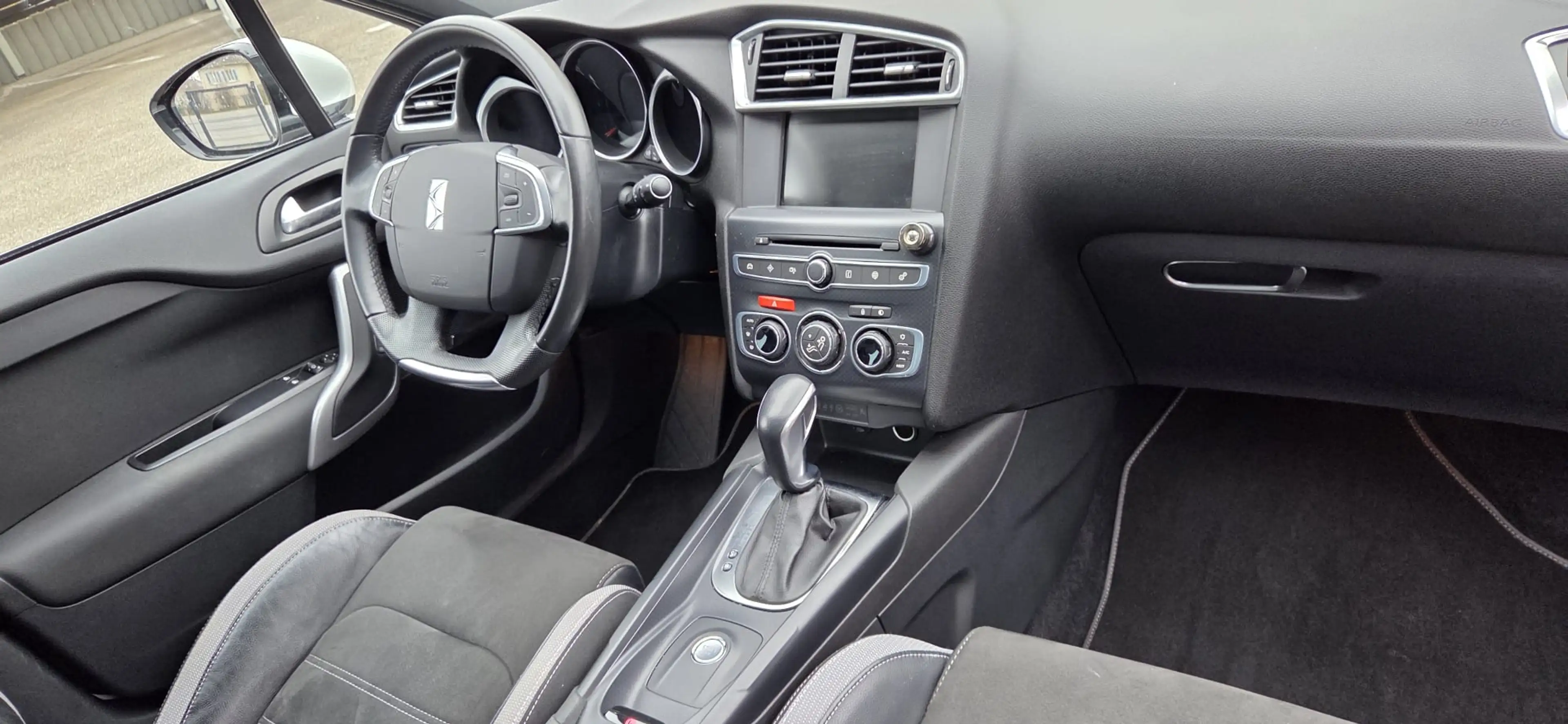 DS Automobiles DS 4 Basis — photo 10