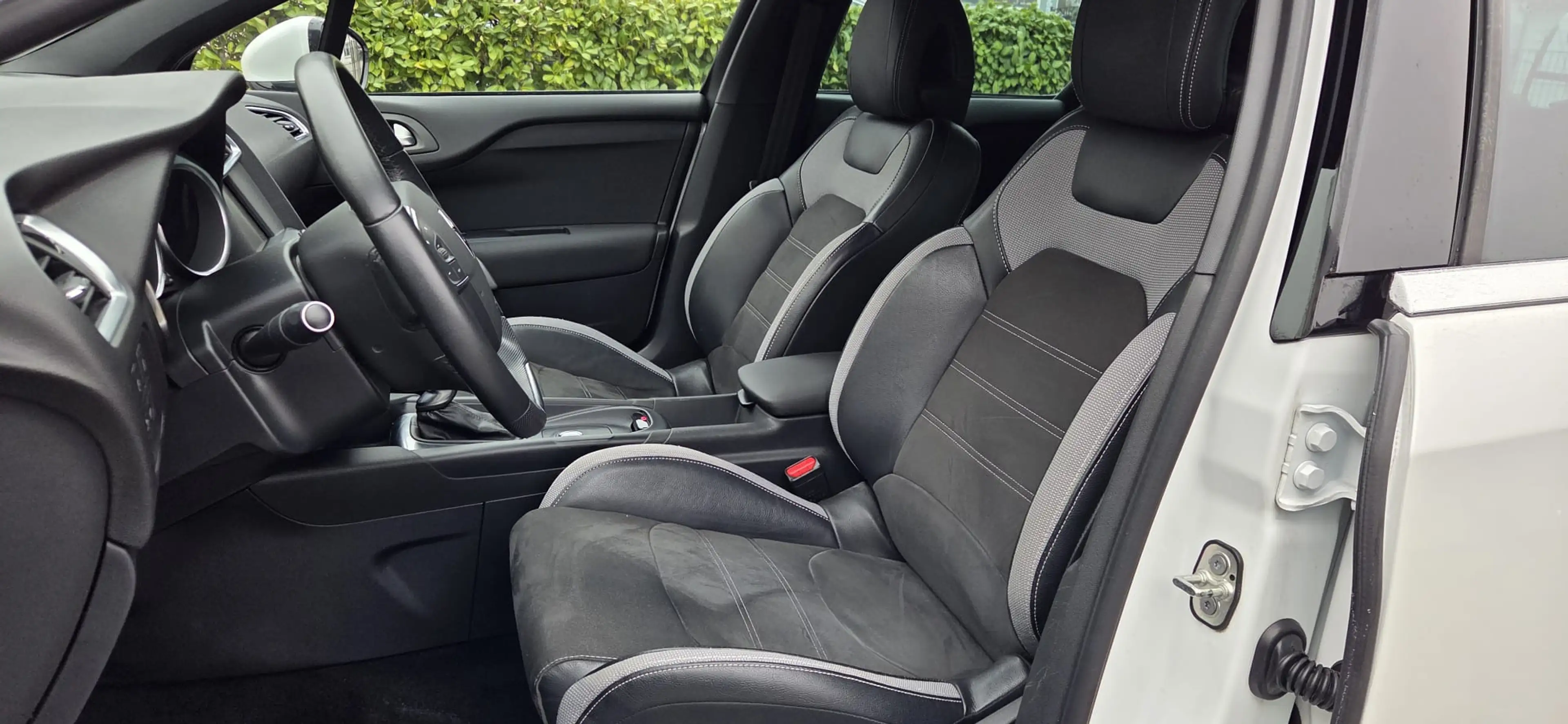 DS Automobiles DS 4 Basis — photo 12