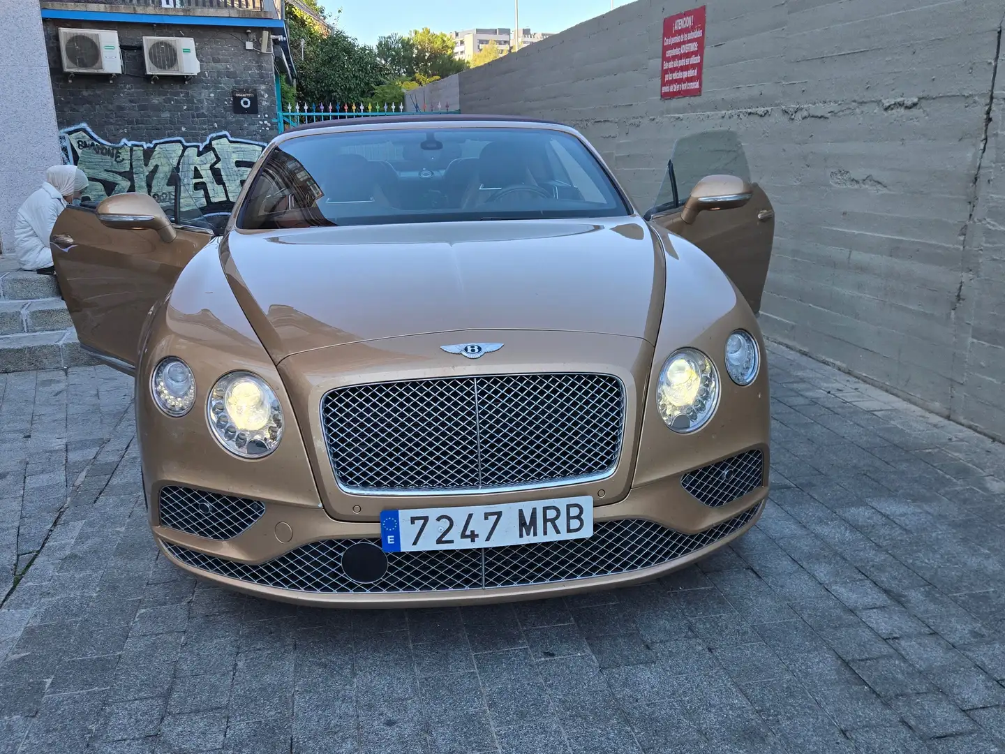 Bentley Continental GTC W12 Beige - 2