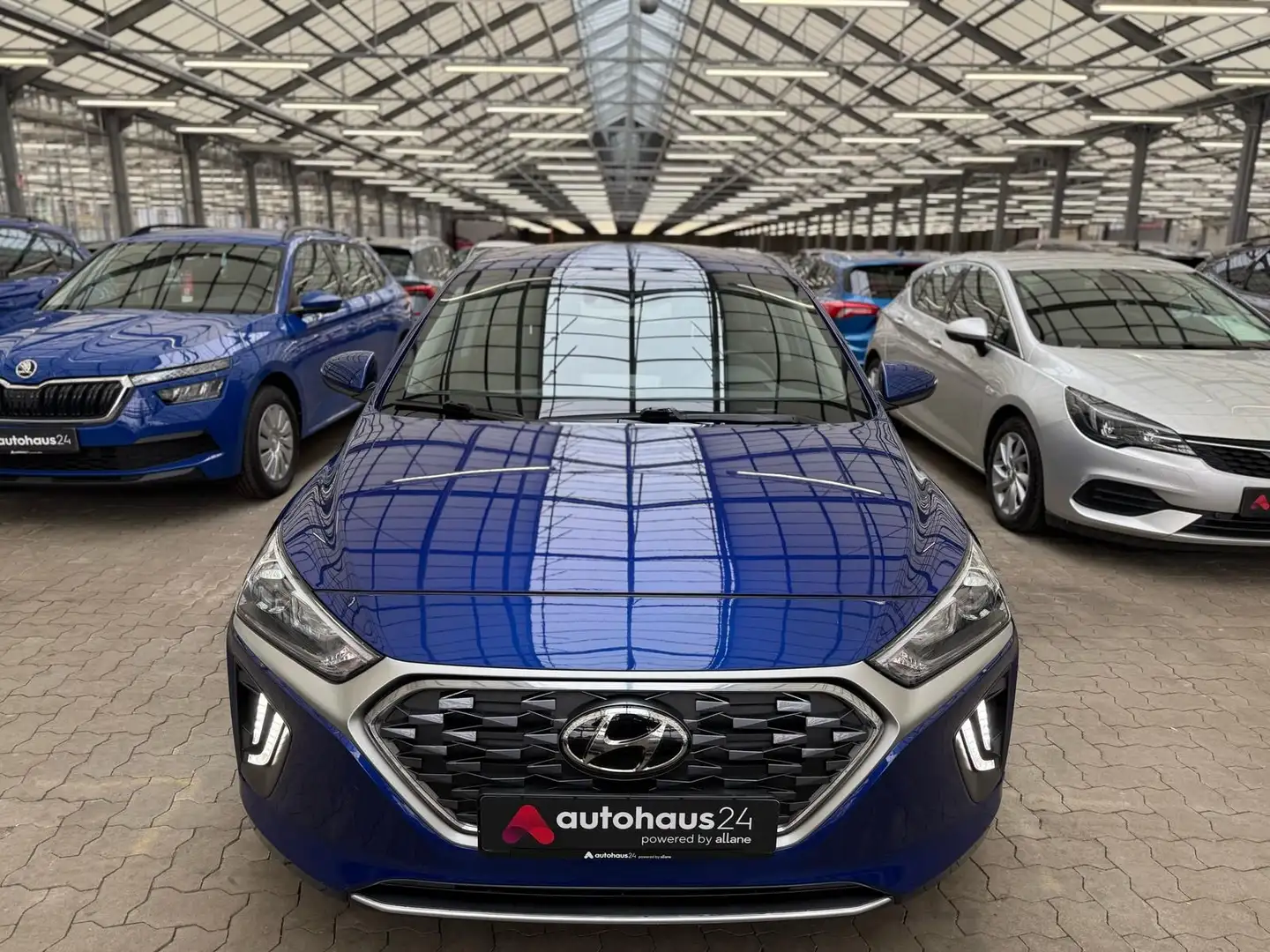 Hyundai IONIQ 1.6 GDI  Trend-Paket Plug-In Hybrid Blau - 2