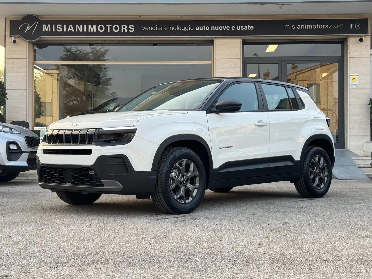 Jeep Avenger 1.2 turbo Longitude e Altitude fwd 100cv Blanco - 1
