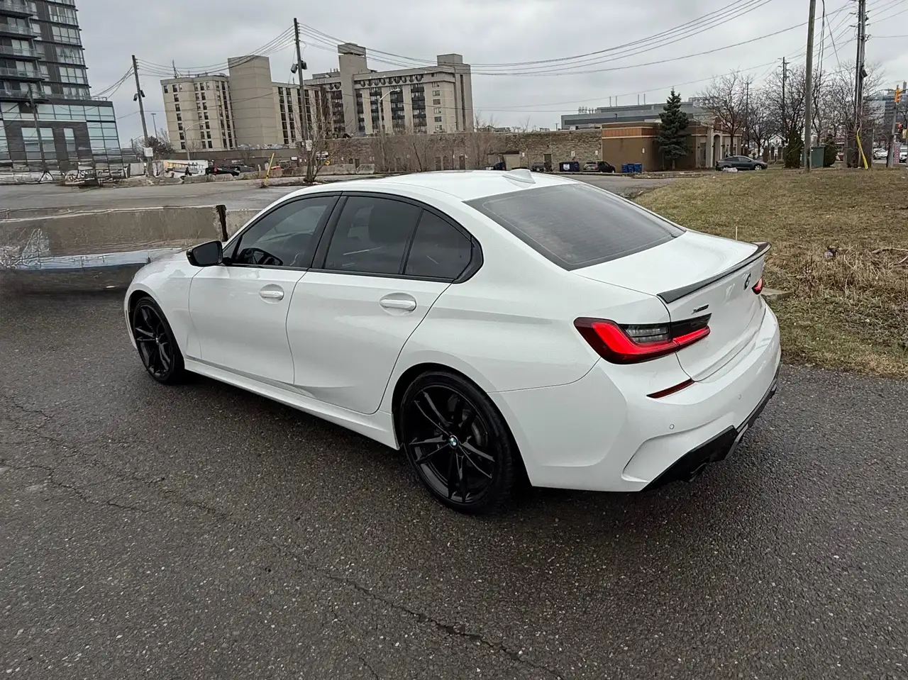 BMW 3 Series photo BMW 3 Series