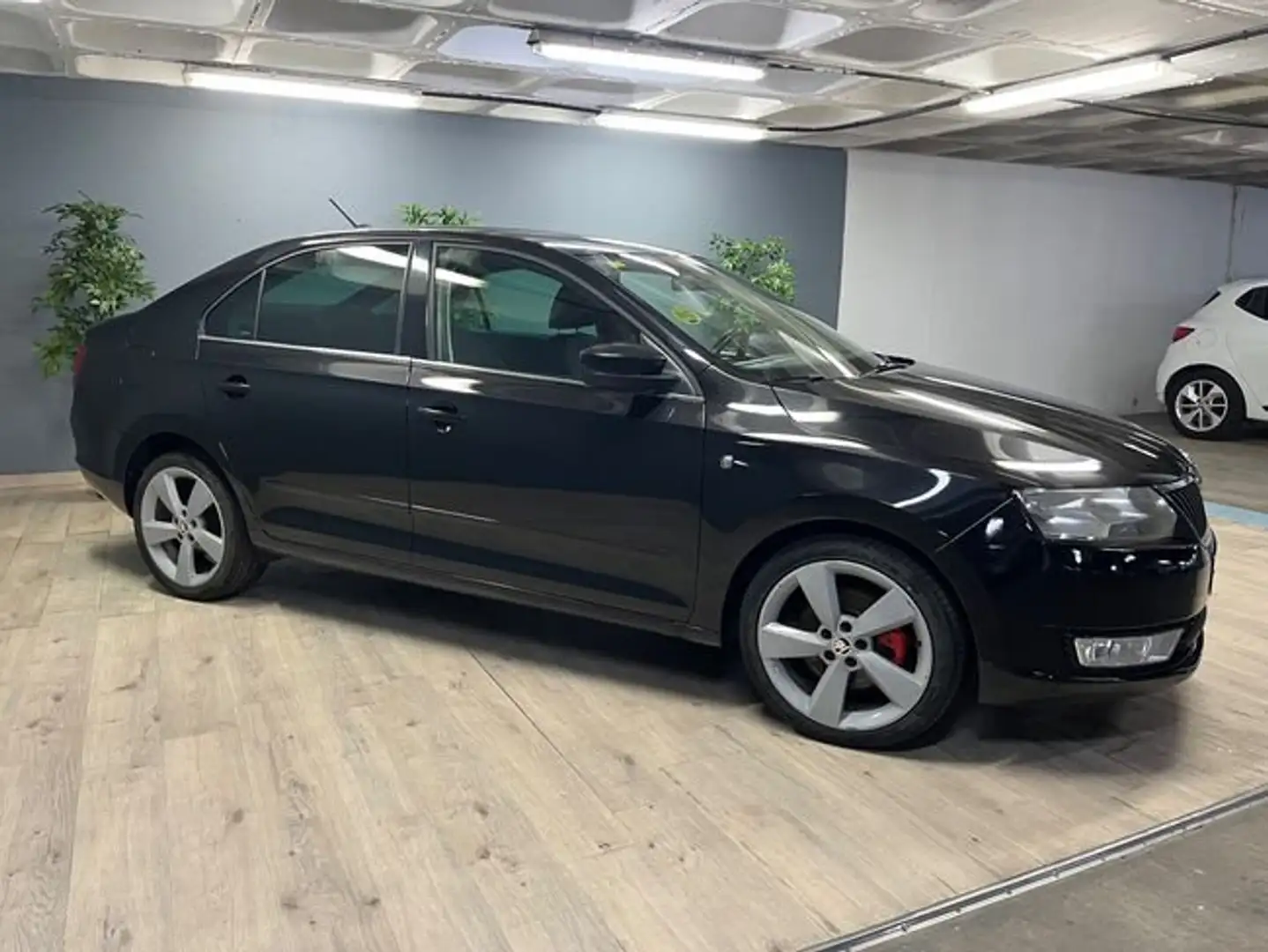 Skoda Rapid/Spaceback 1.6 TDI CR 105 CV Active Negro - 2