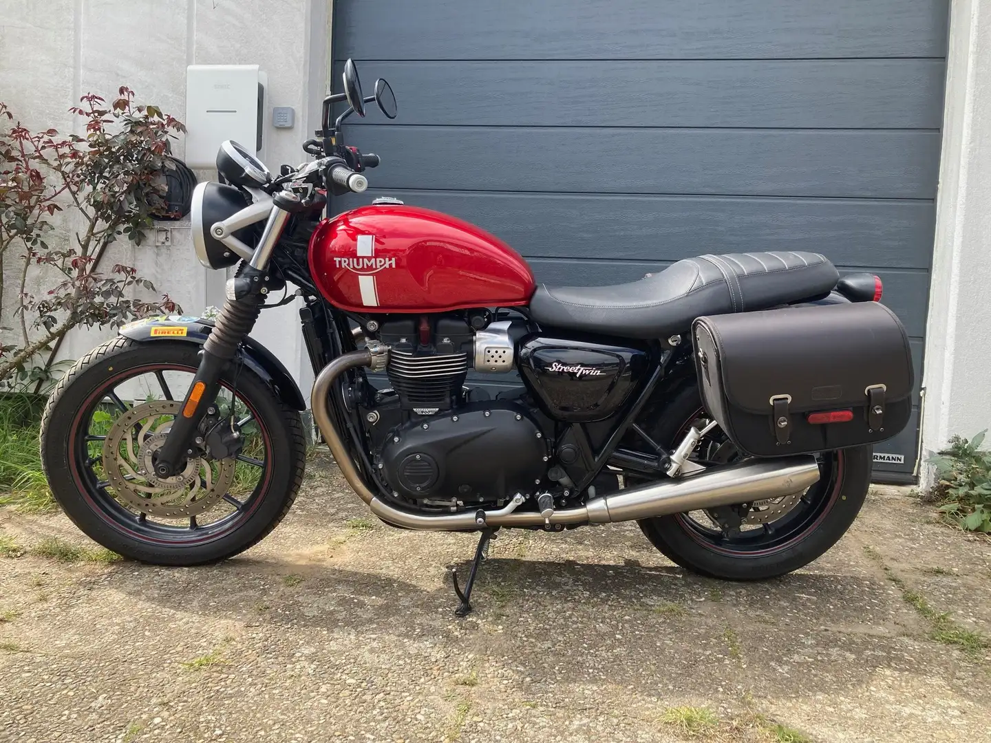 Triumph Street Twin Roşu - 2