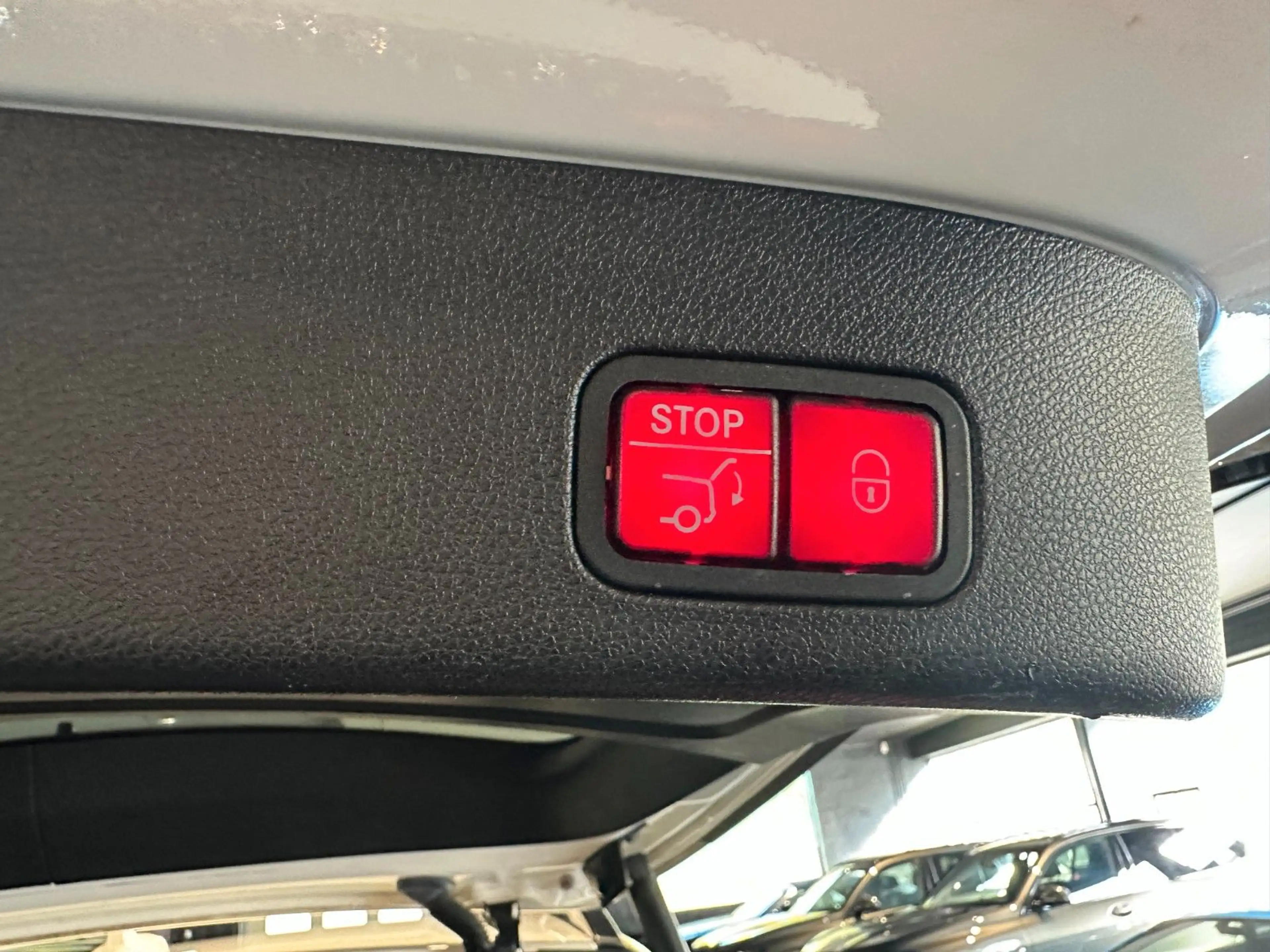 Mercedes-Benz GLS 500 4Matic AMG*ACC*AirMatic*AHK*Pano — photo 34