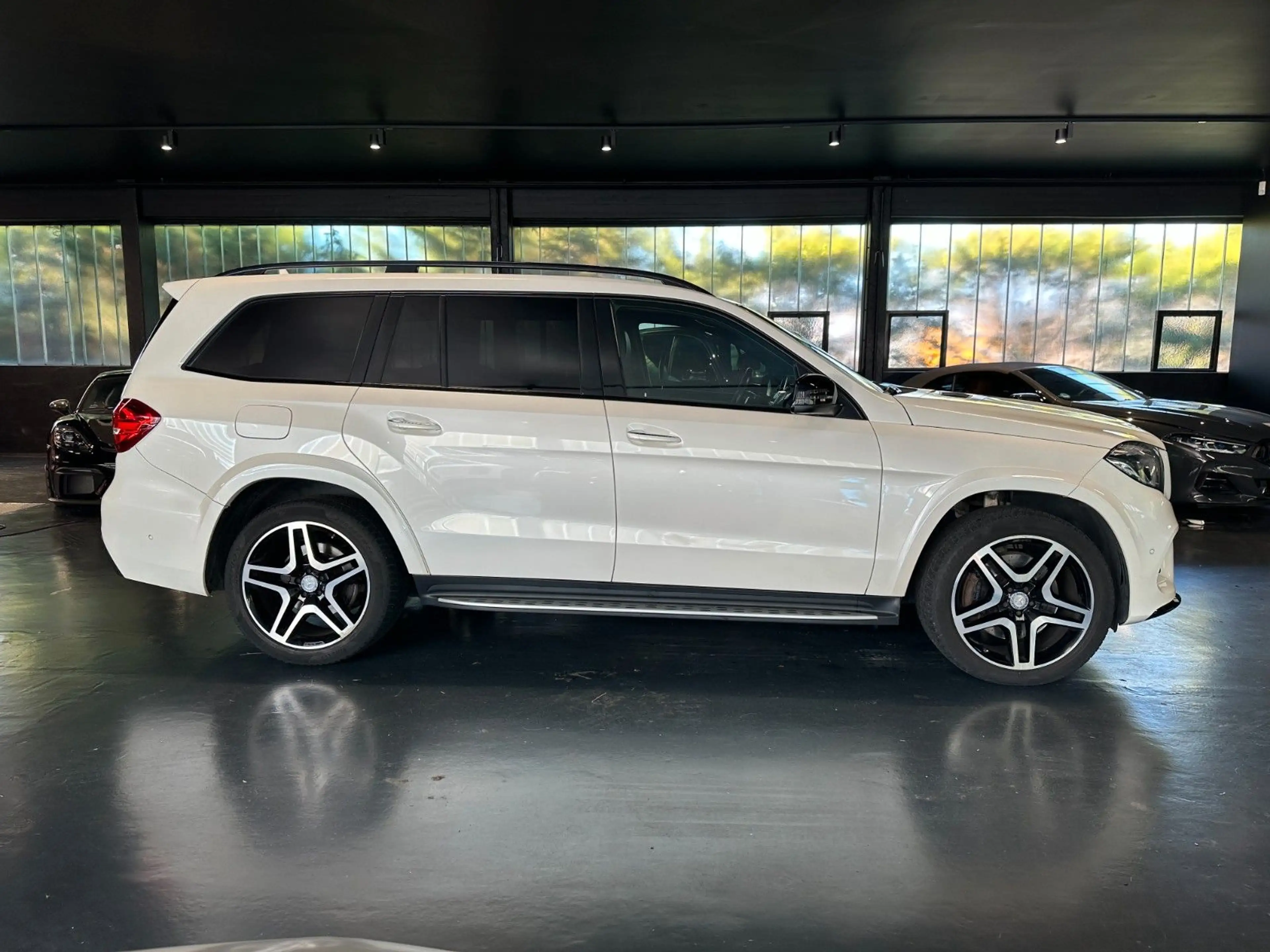 Mercedes-Benz GLS 500 4Matic AMG*ACC*AirMatic*AHK*Pano — photo 3