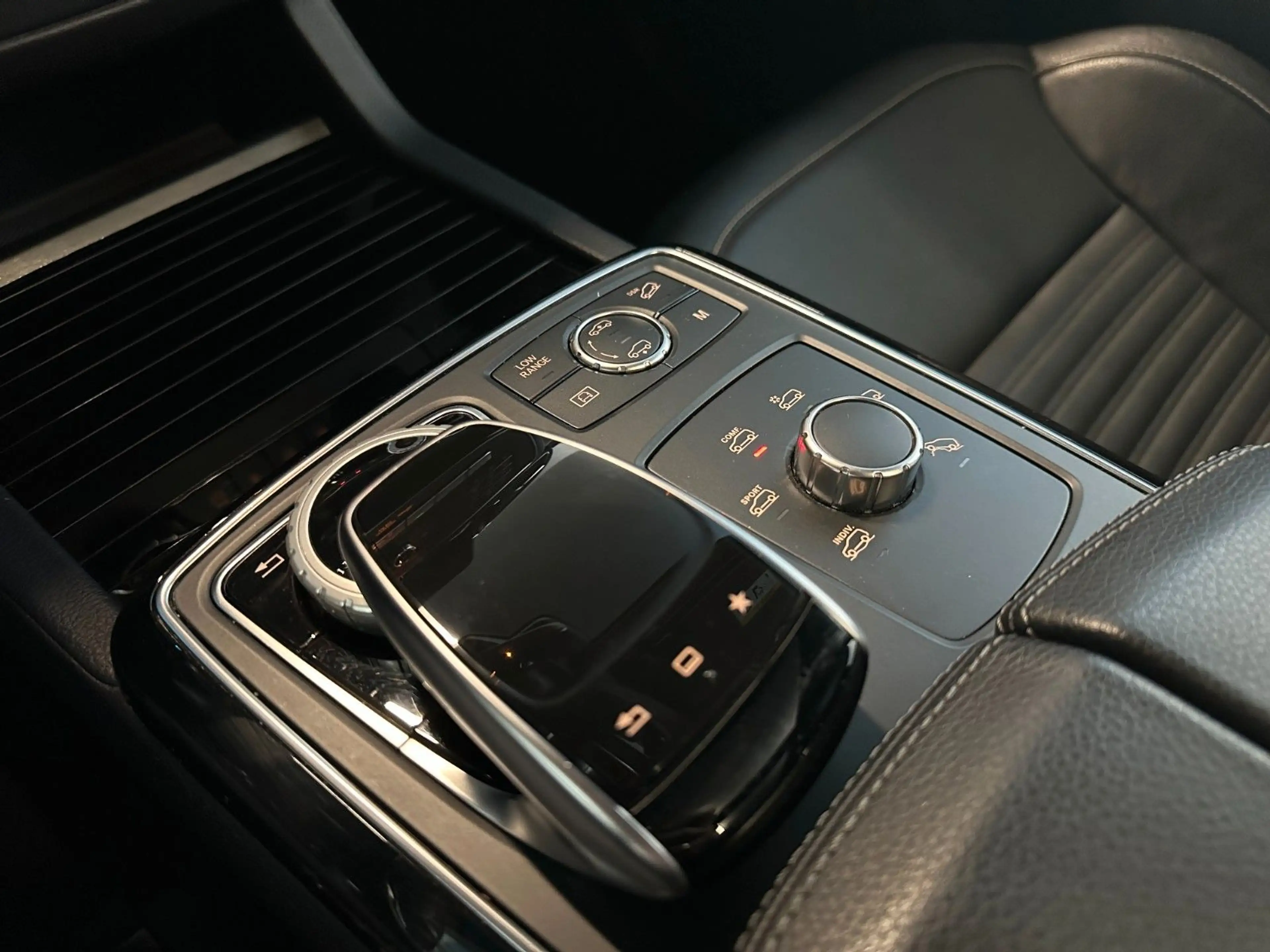 Mercedes-Benz GLS 500 4Matic AMG*ACC*AirMatic*AHK*Pano — photo 15